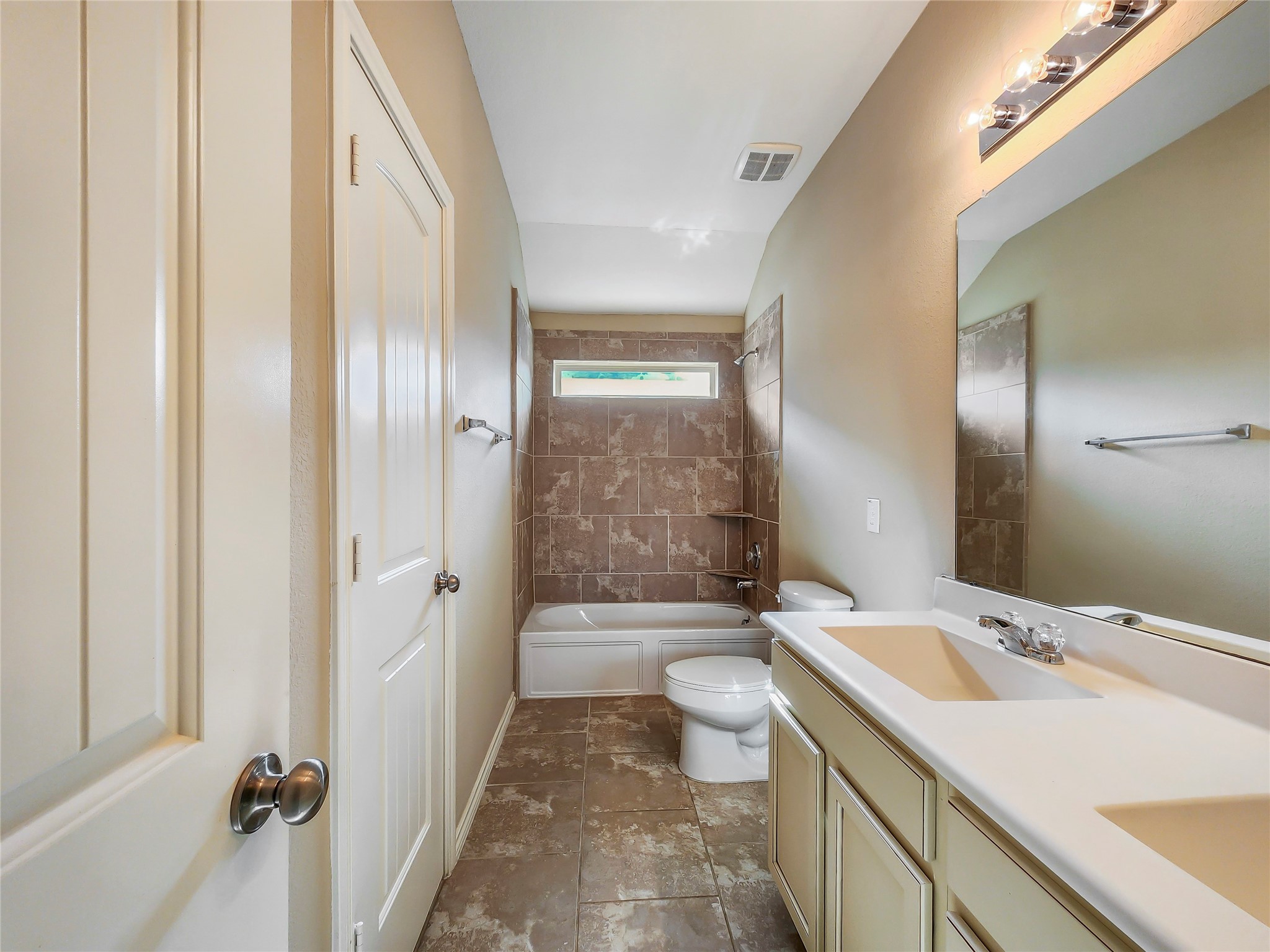 1746 Kilmory Court Property Photo 14