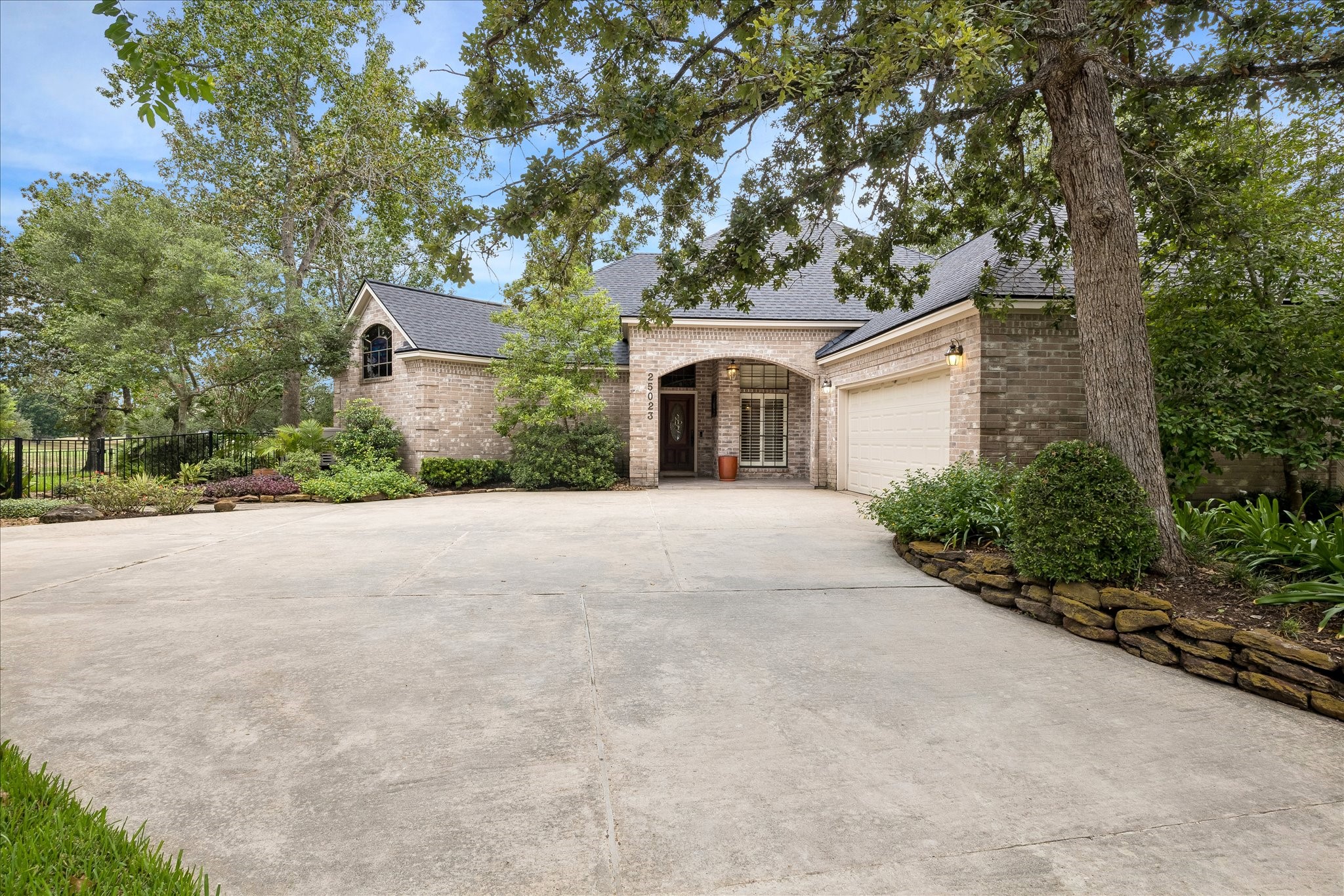 25023 Northampton Terrace Drive Property Photo 1