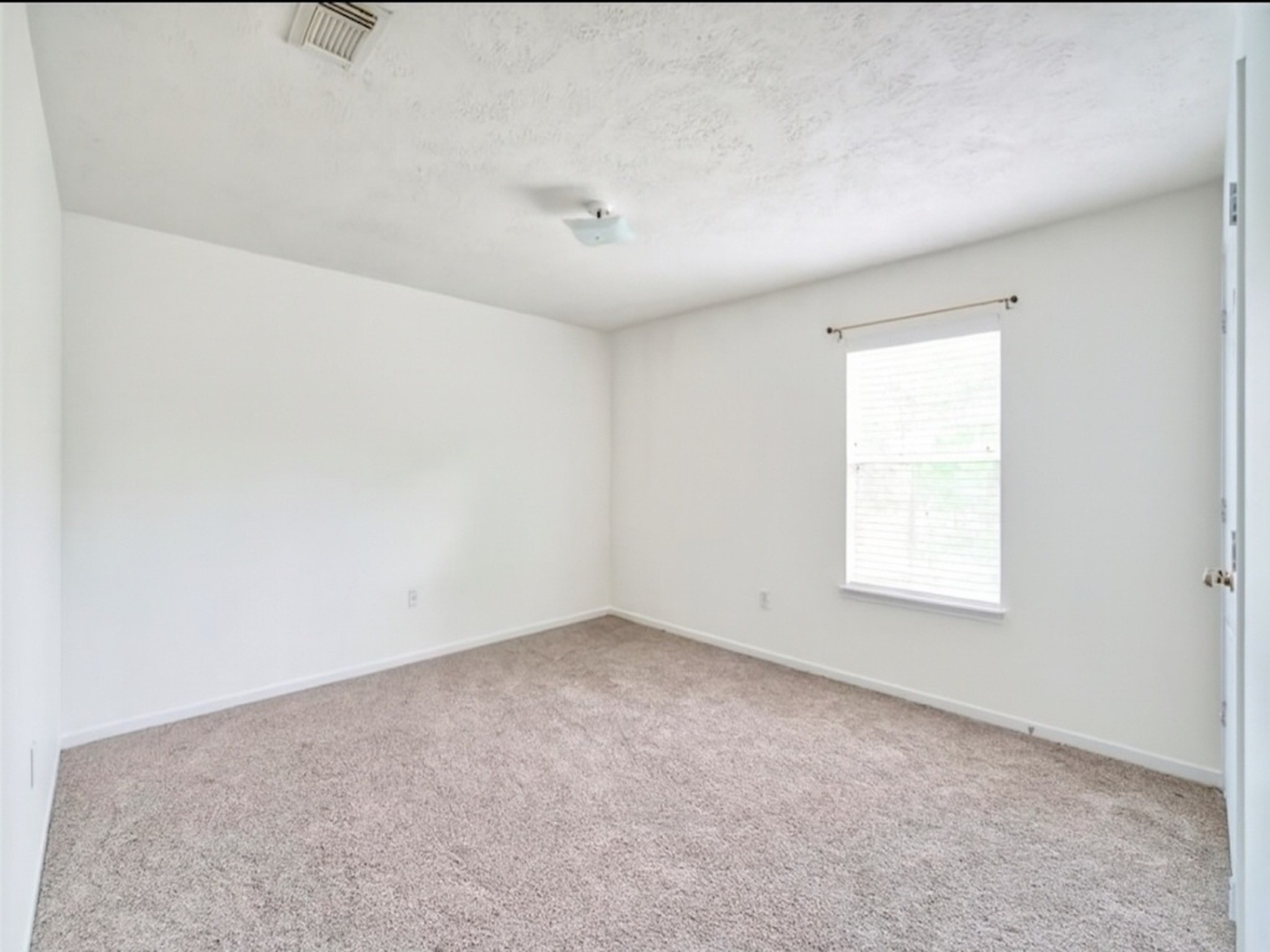 24223 Pinecreek Point Property Photo 6