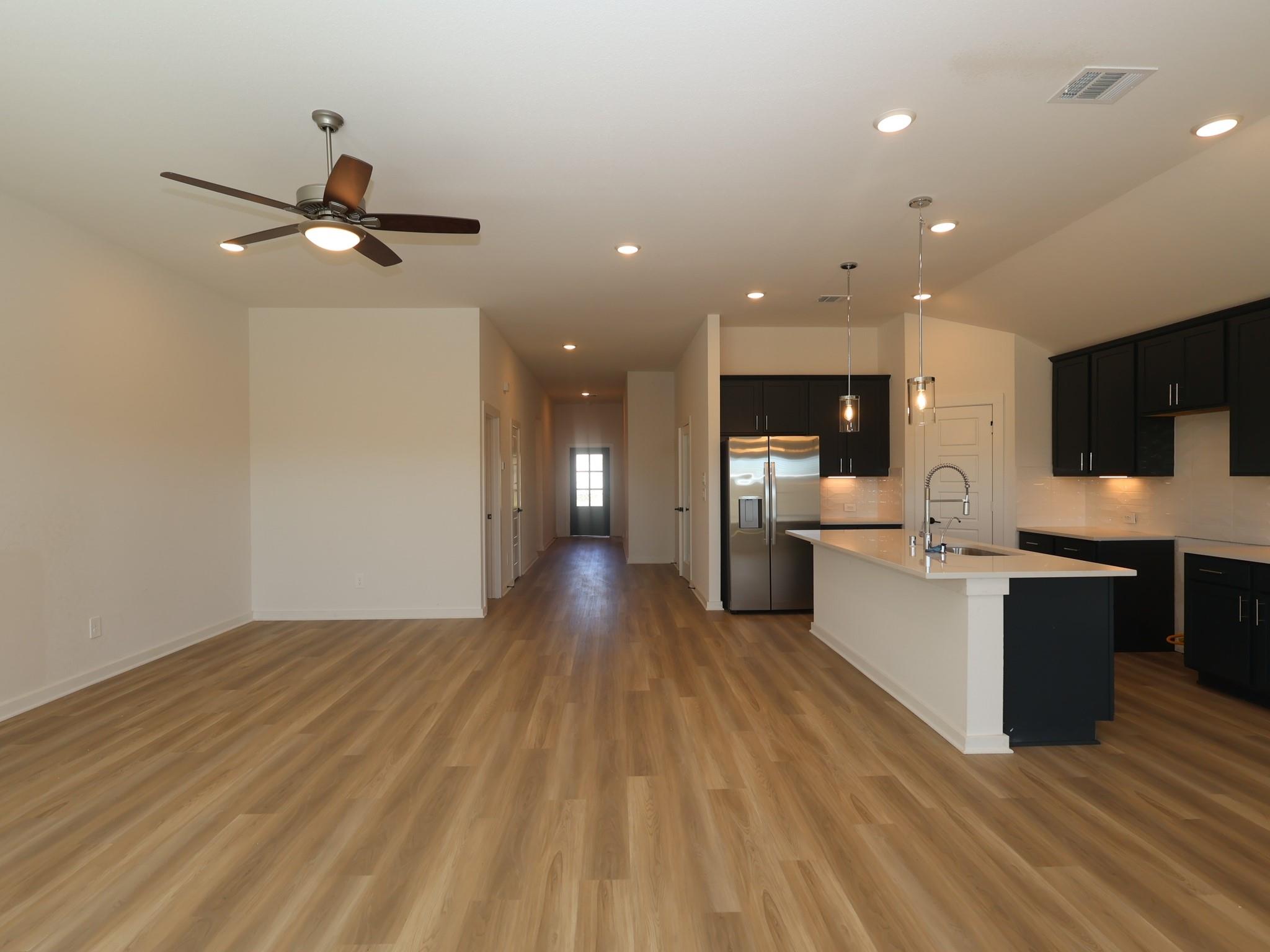 946 Garden Path Drive, Willis Tx 77378 Property Photo 6