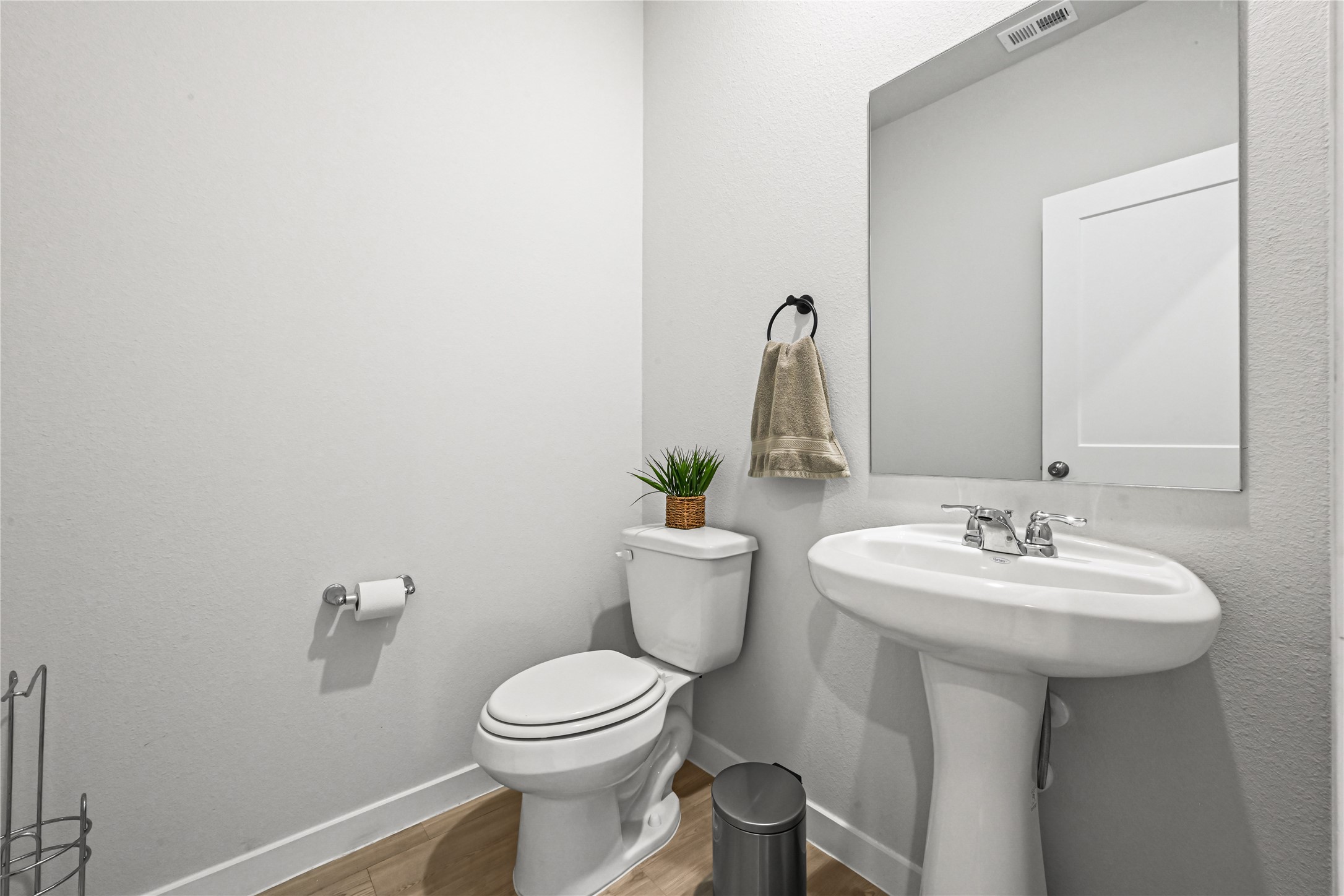 820 Westpointe Drive Property Photo 12