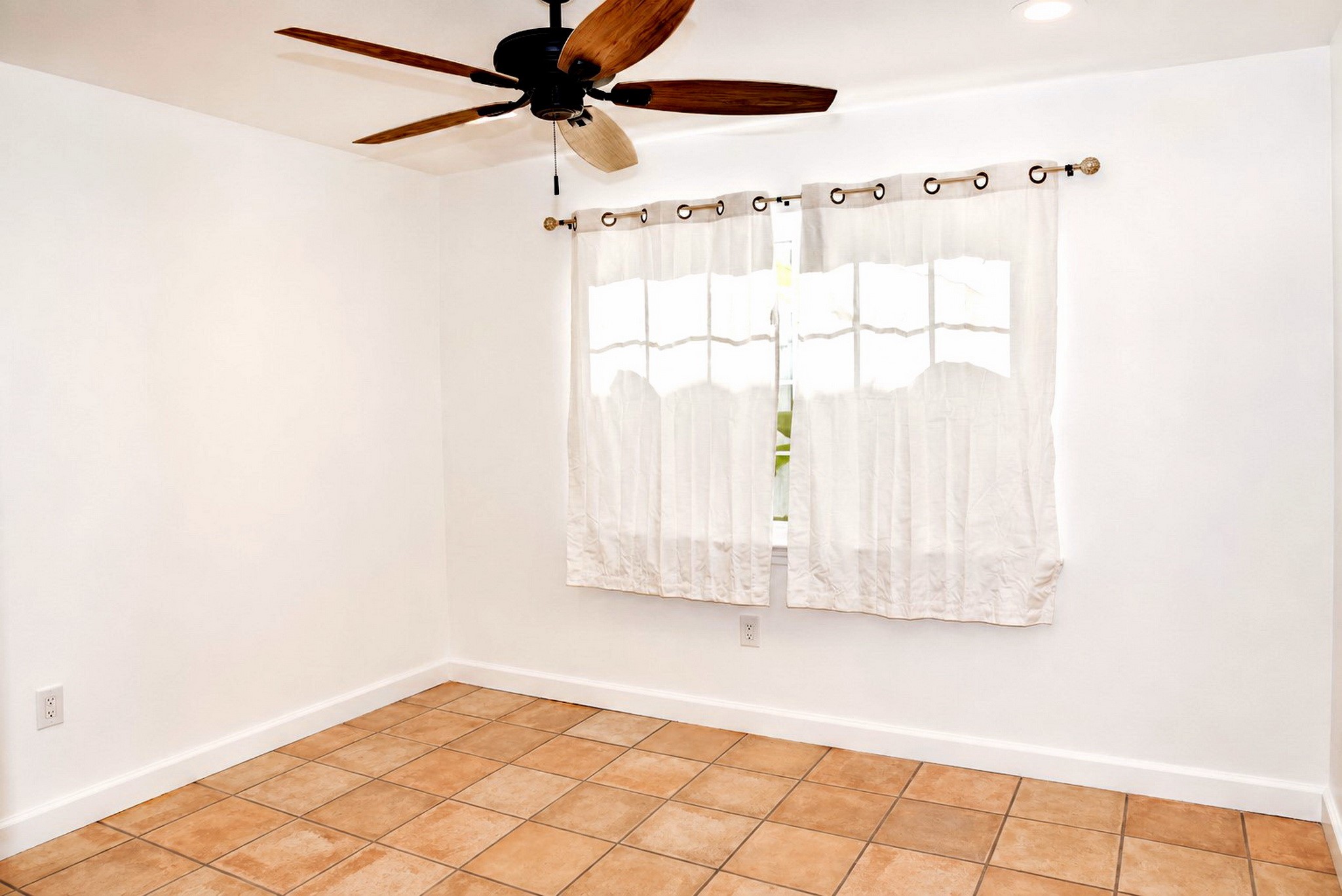 2744 Briarhurst Drive 31 Property Photo 27