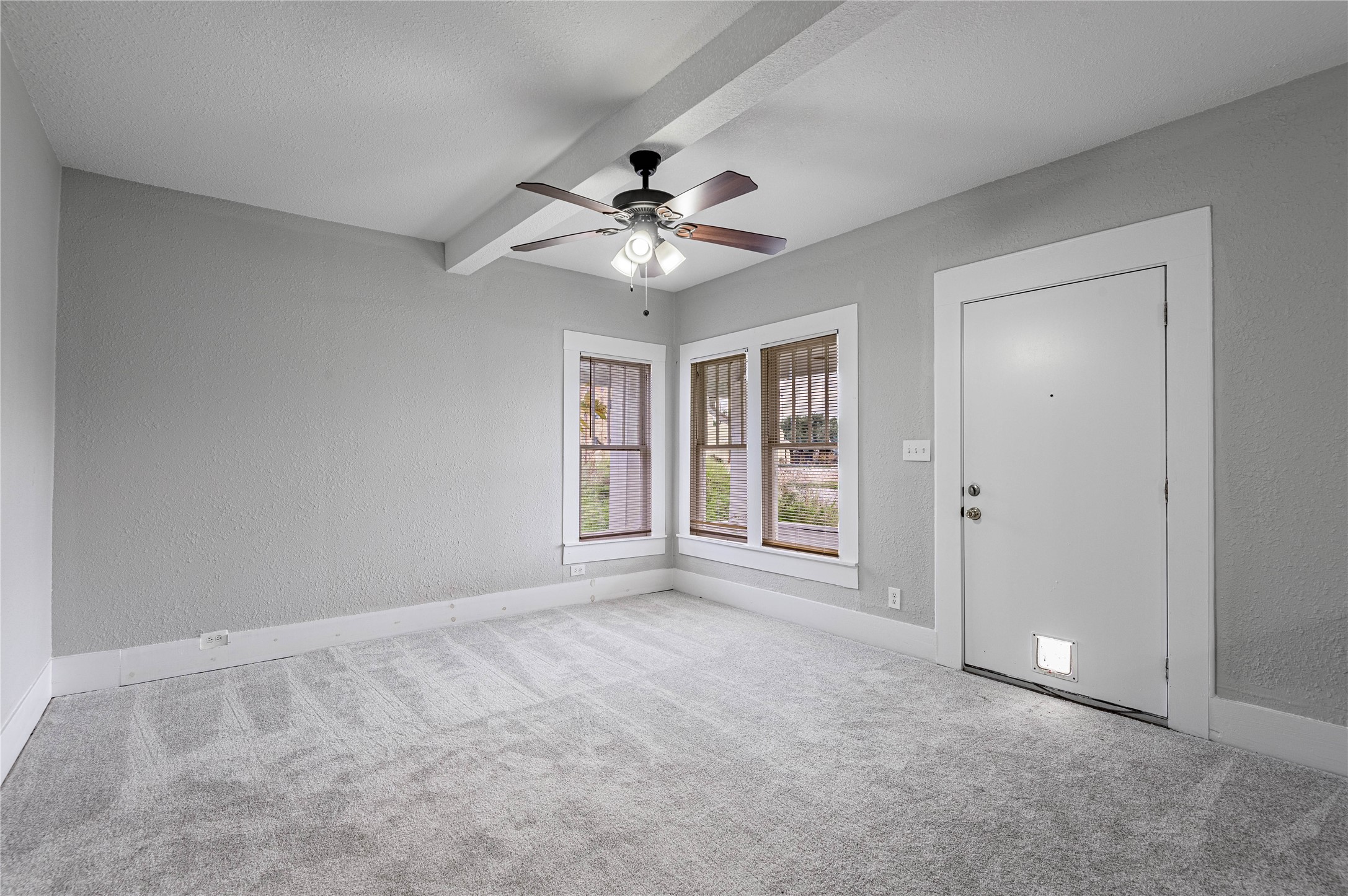 200 W Caroline Street A Property Photo 7