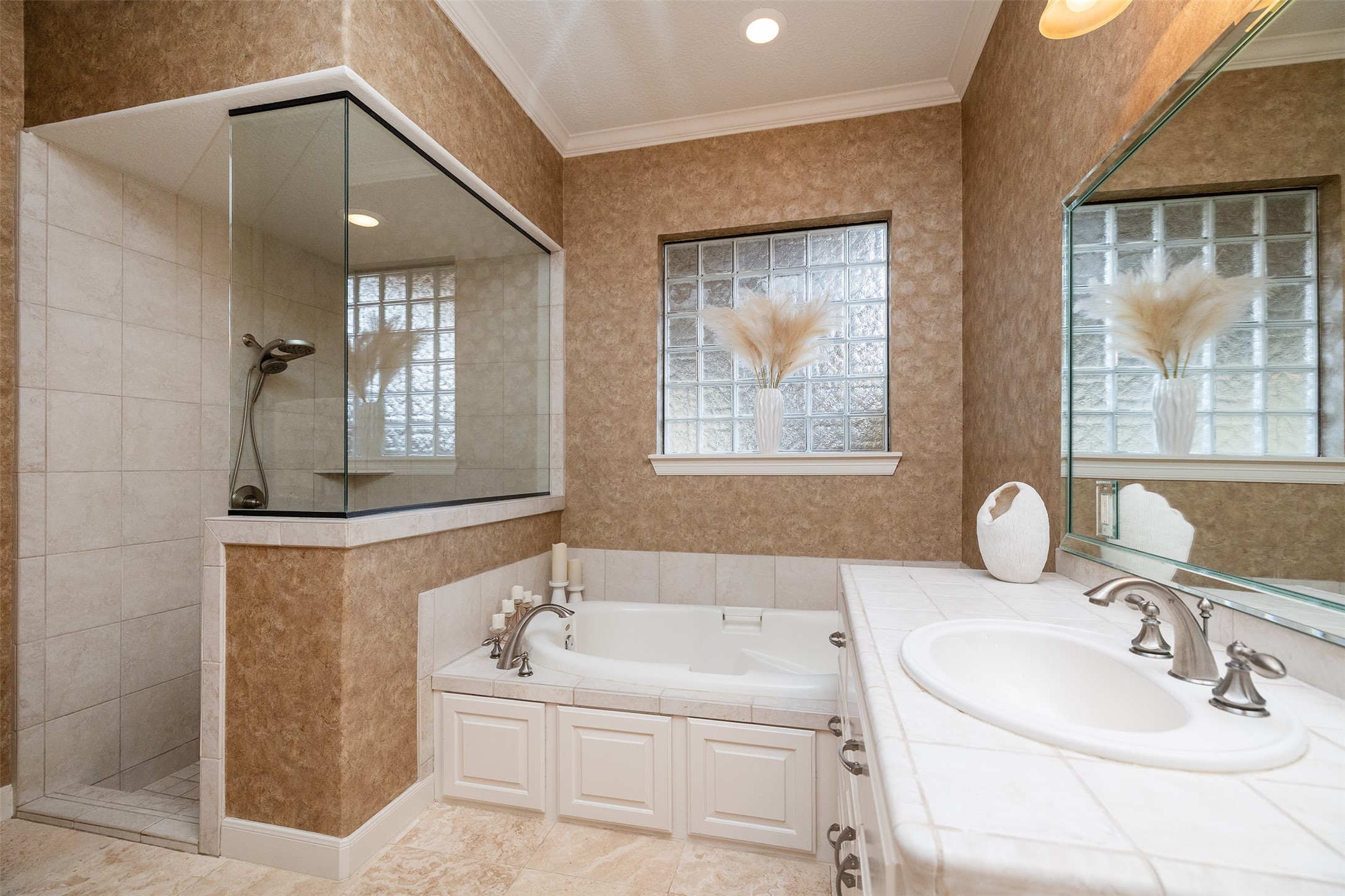 3023 Serena Vista Way Property Photo 26