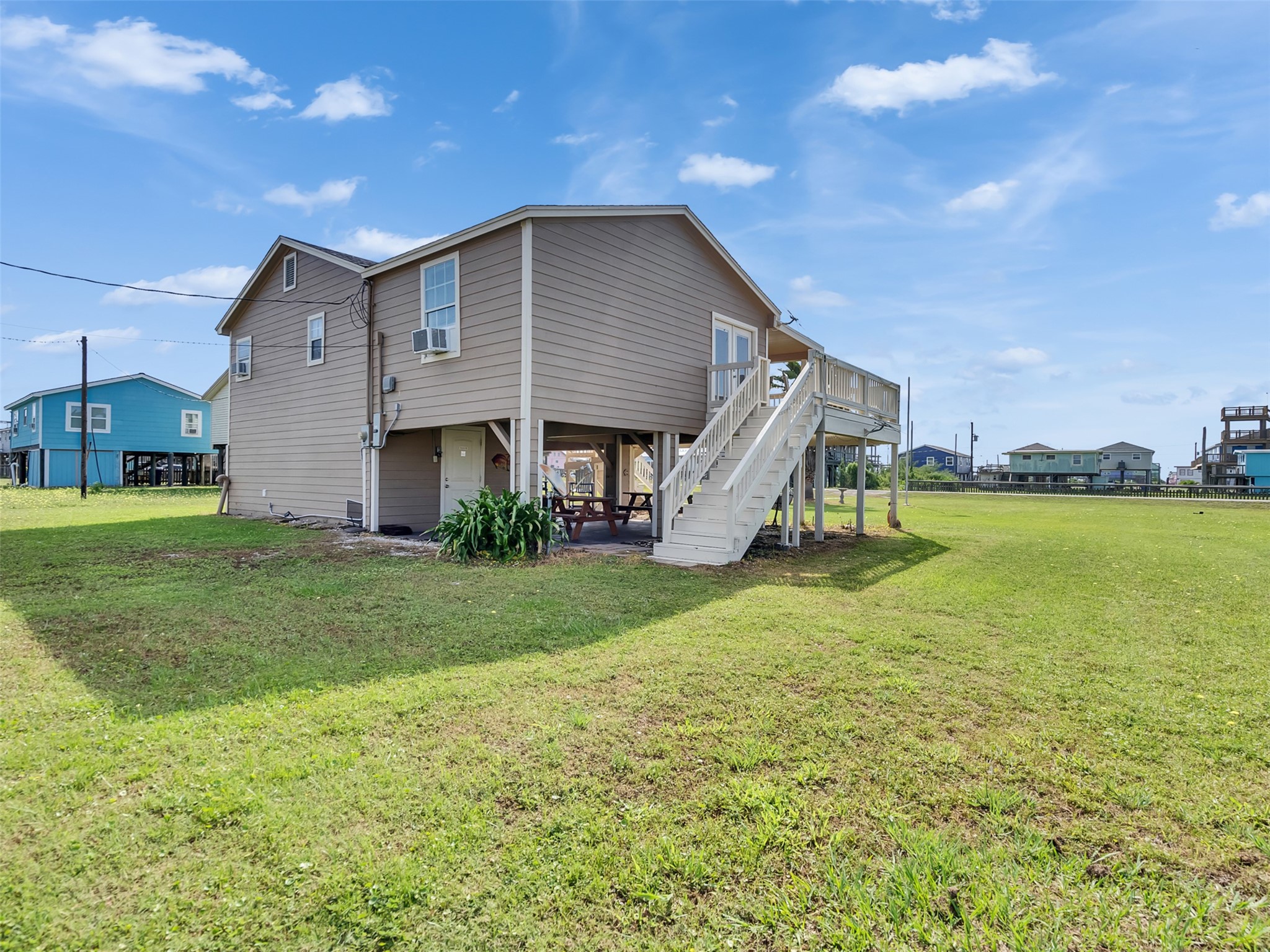 914 Treaty Drive Property Photo 4