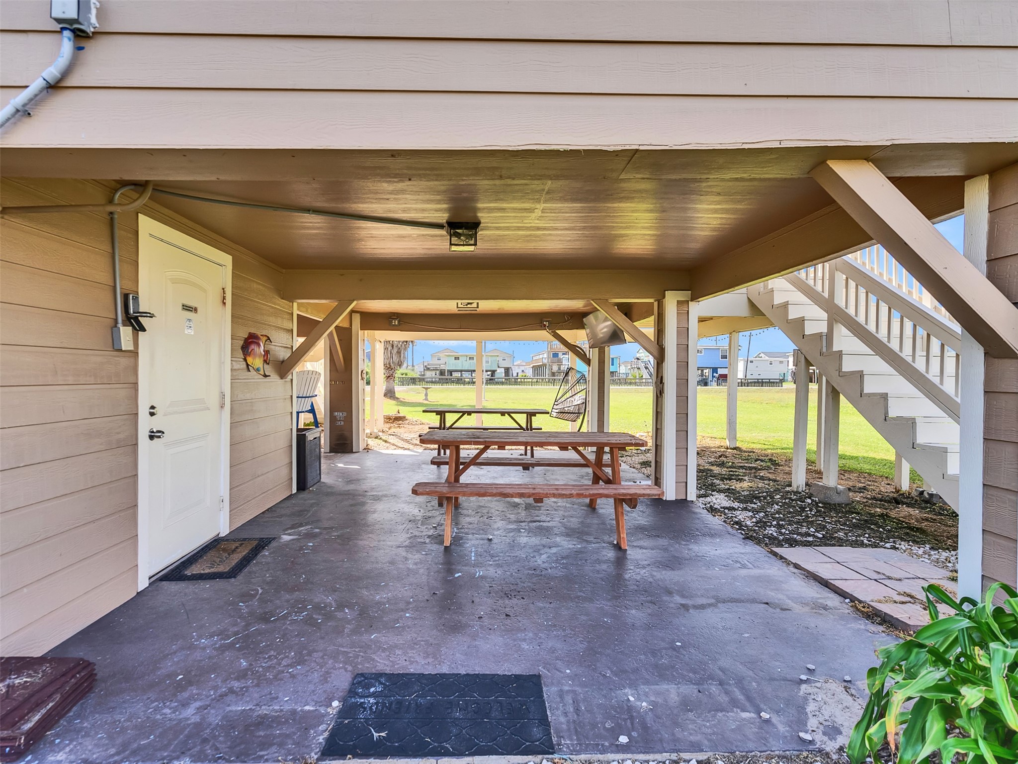 914 Treaty Drive Property Photo 5