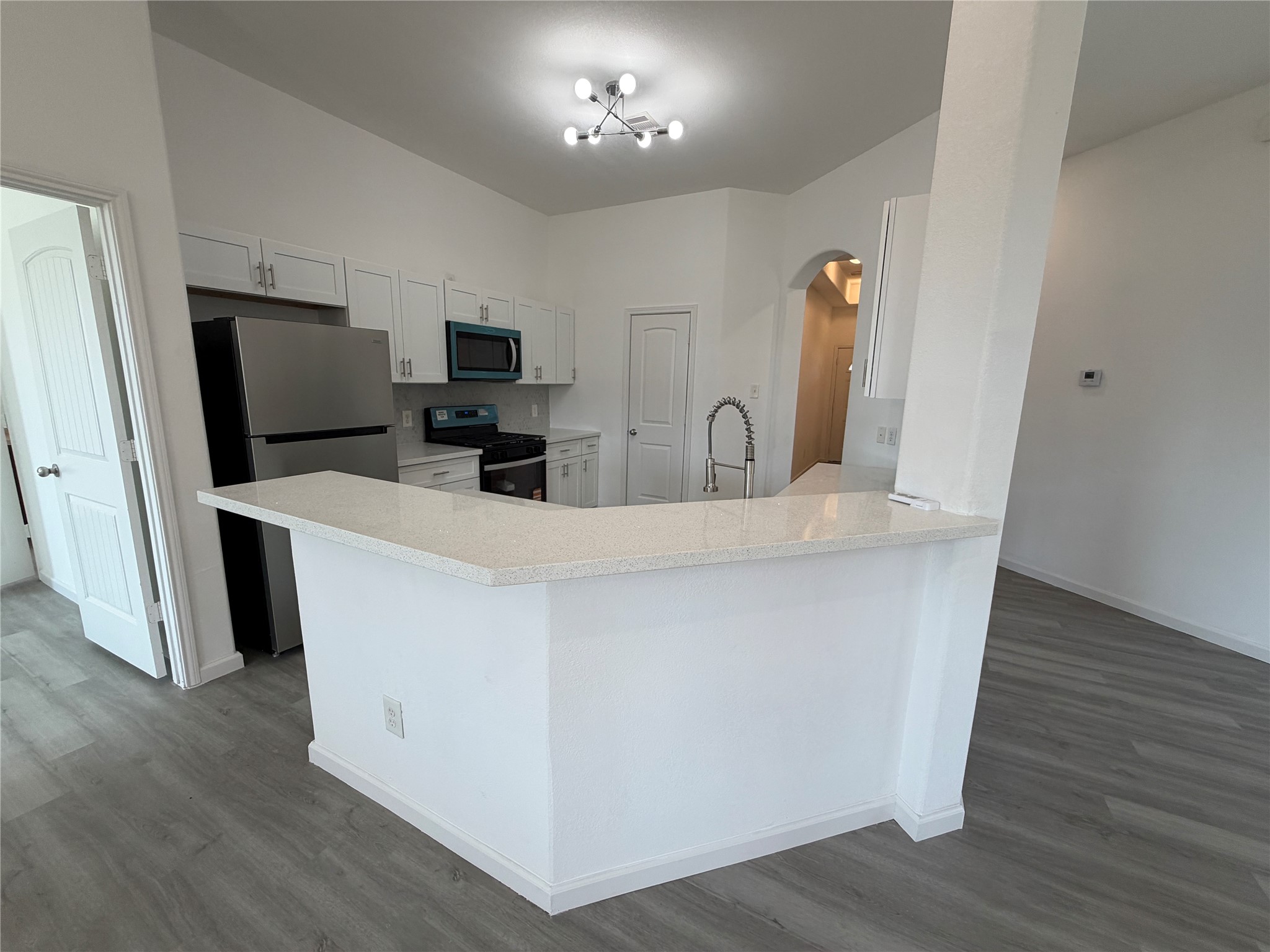 15613 All Star Drive Property Photo 9