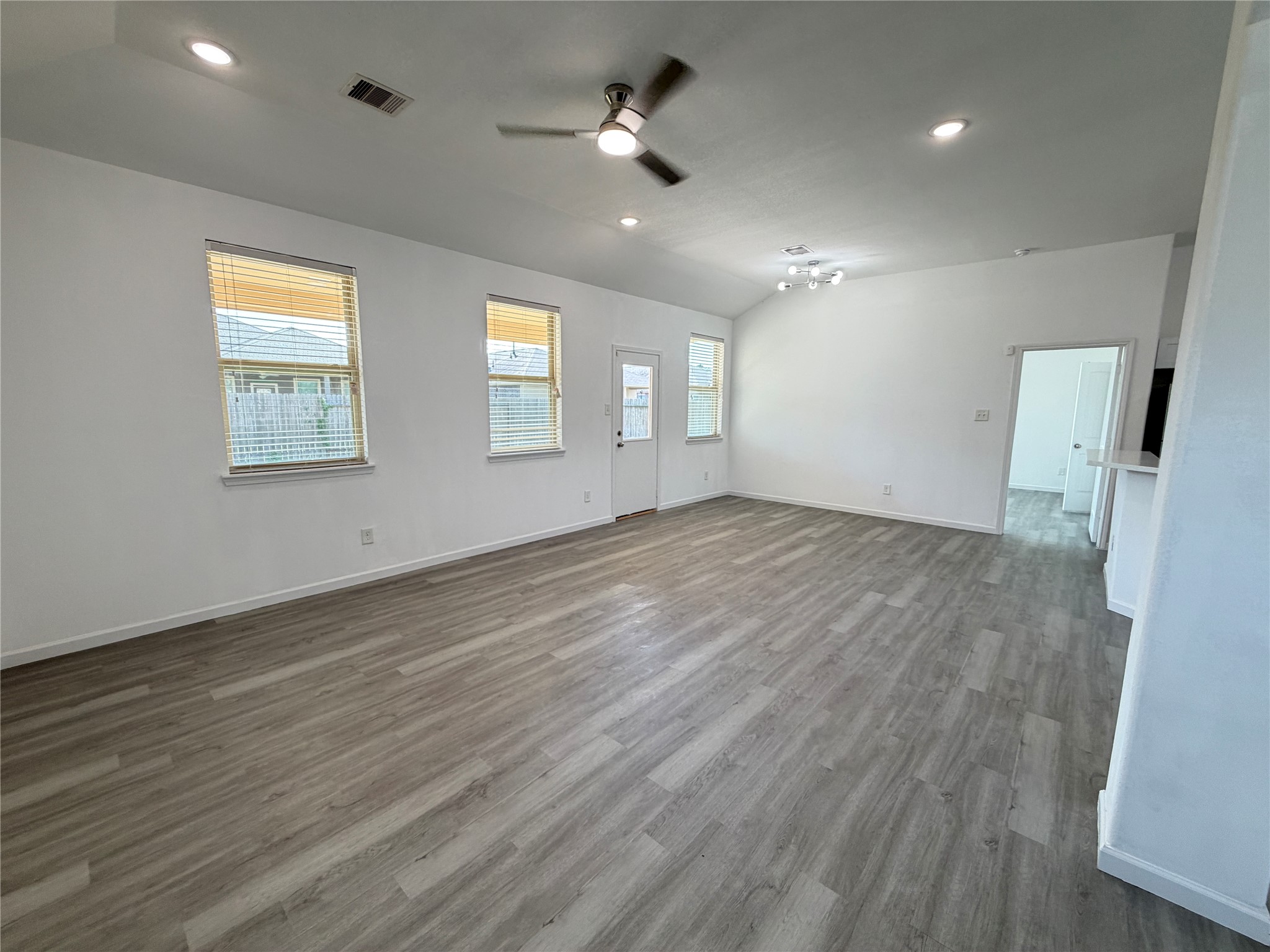 15613 All Star Drive Property Photo 12