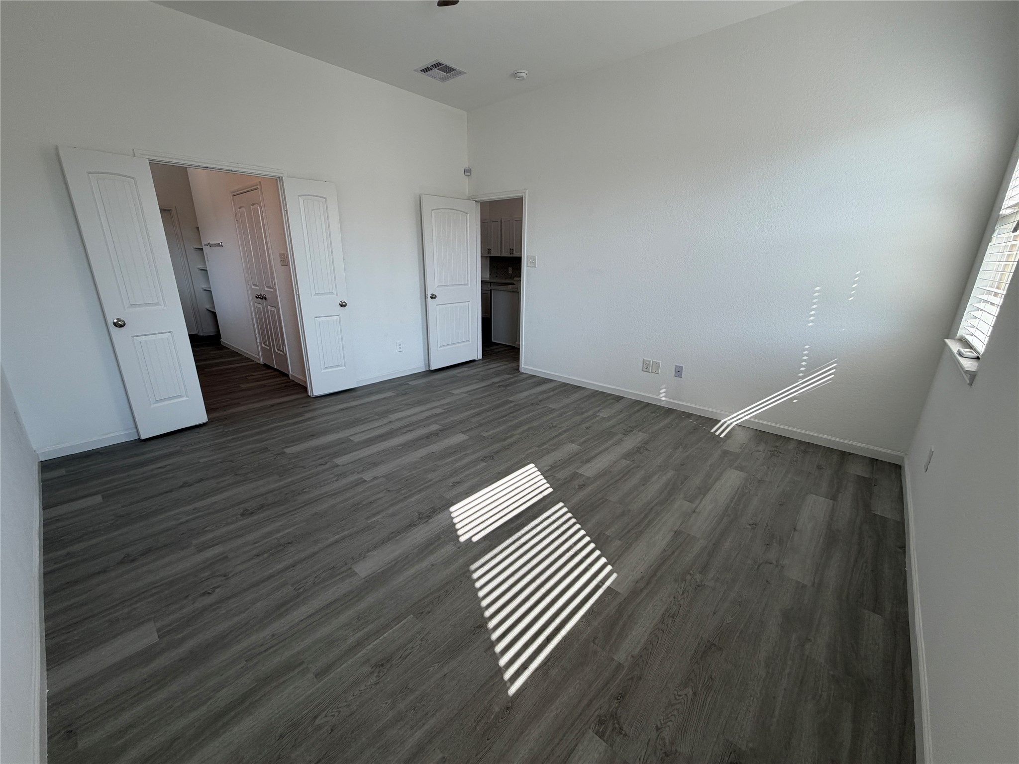 15613 All Star Drive Property Photo 14