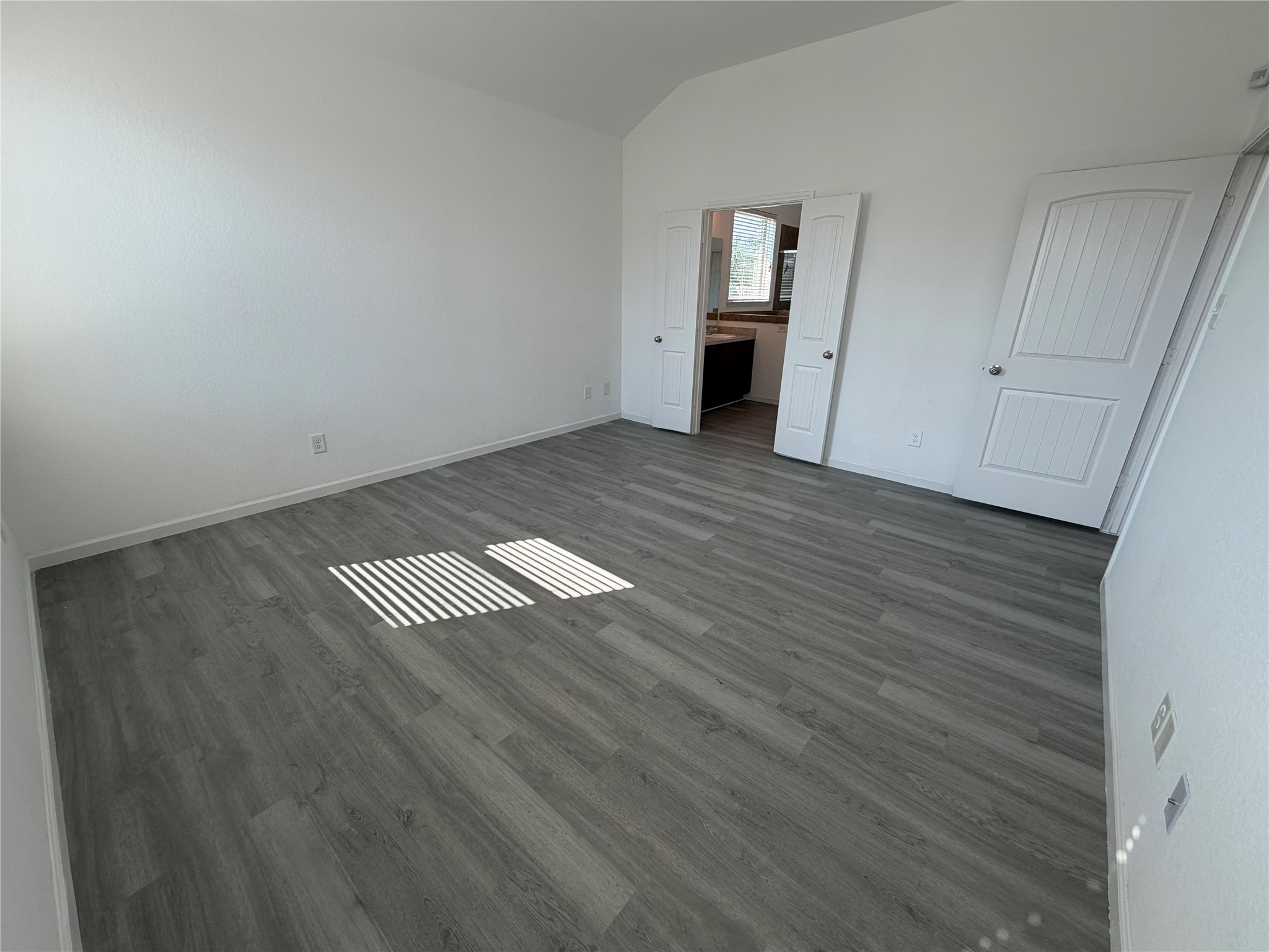 15613 All Star Drive Property Photo 15