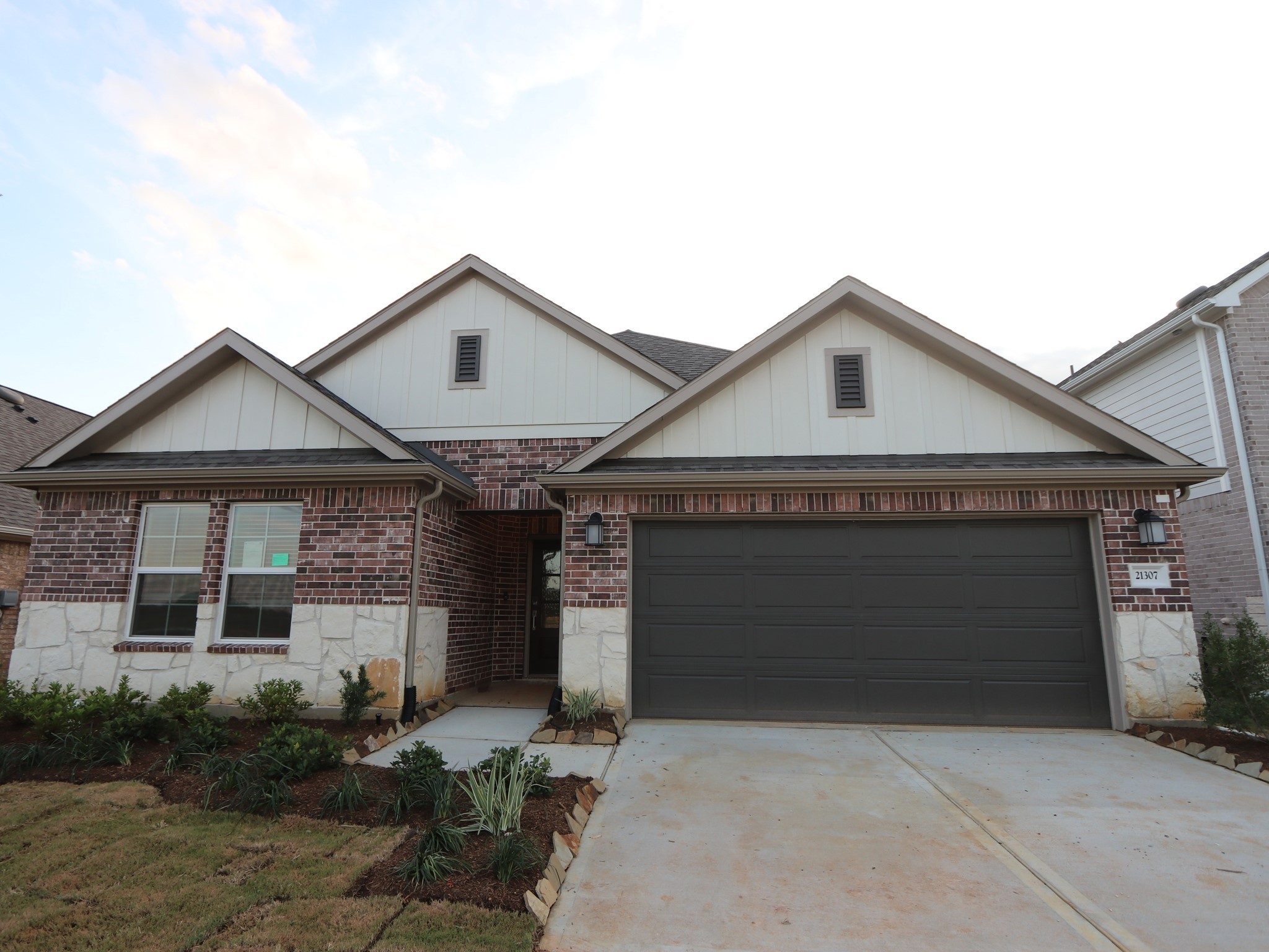 21307 Mountain Haya Trail Property Photo 1