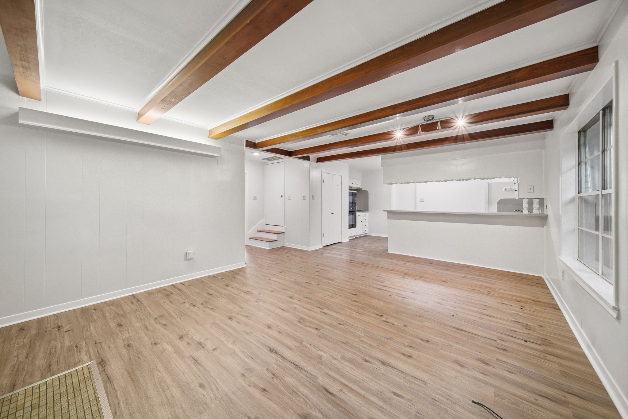 2019 N Thompson Street A Property Photo 2