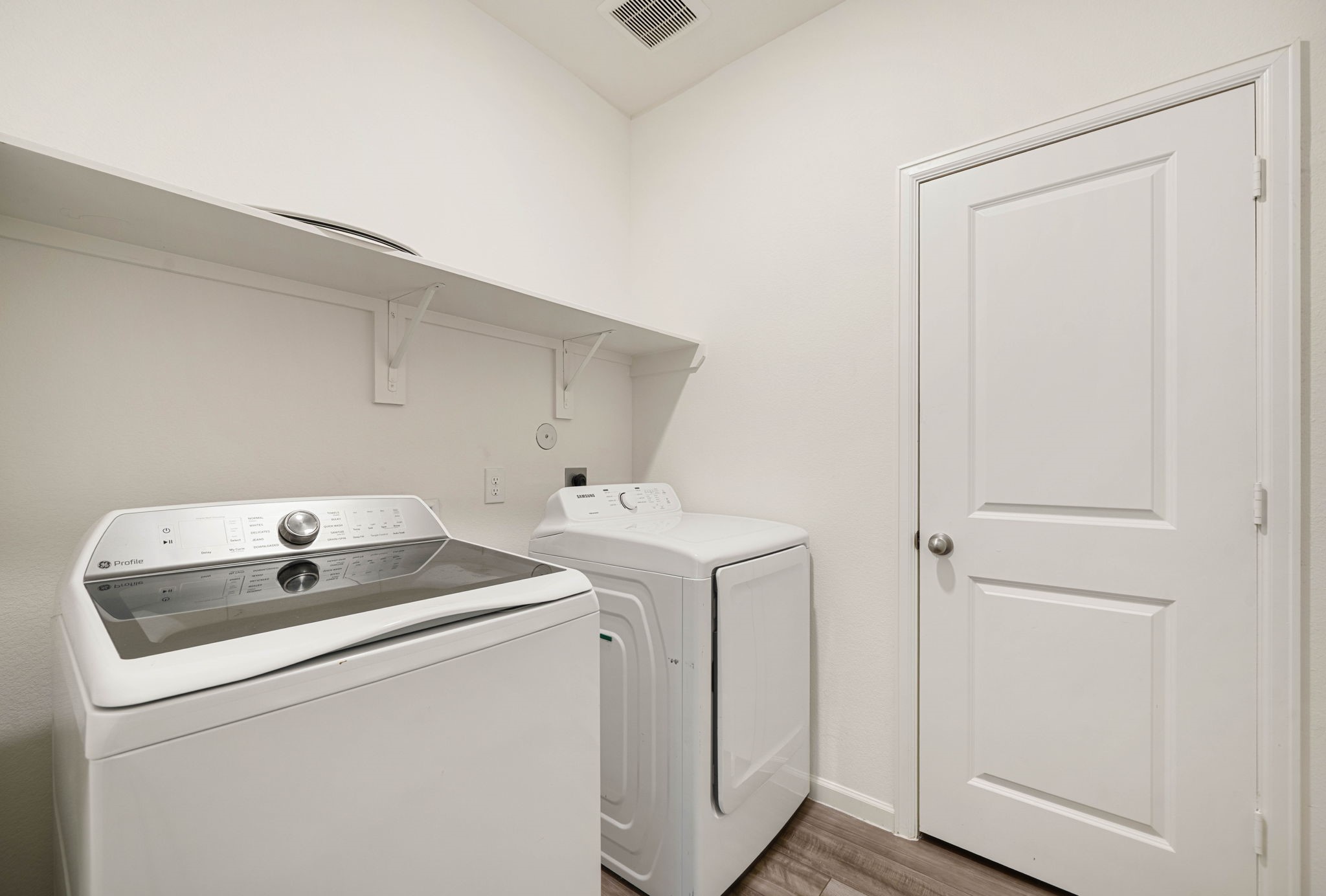 1073 Water Oak Lane Property Photo 12
