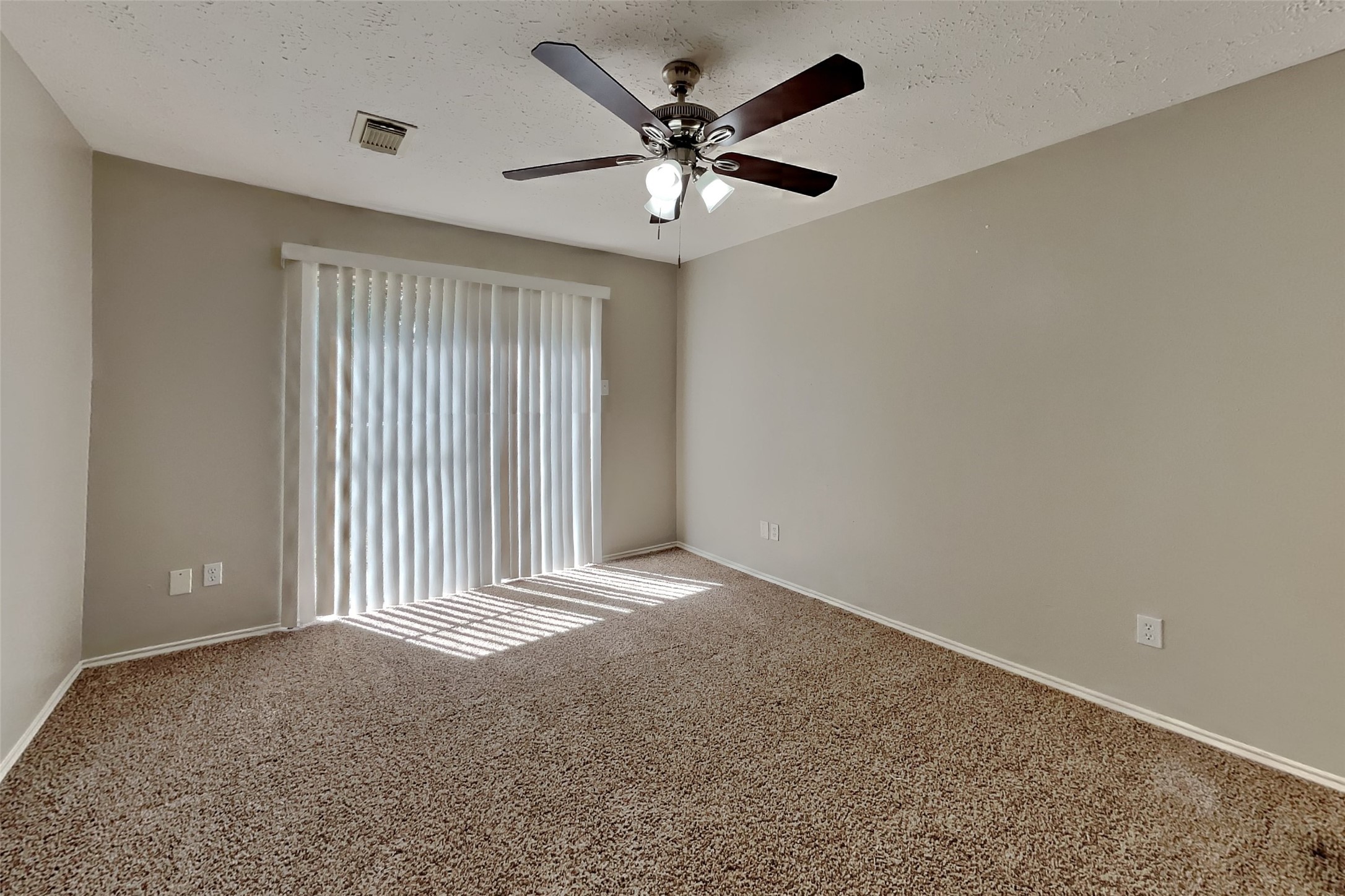 11831 Oakner Drive Property Photo 7