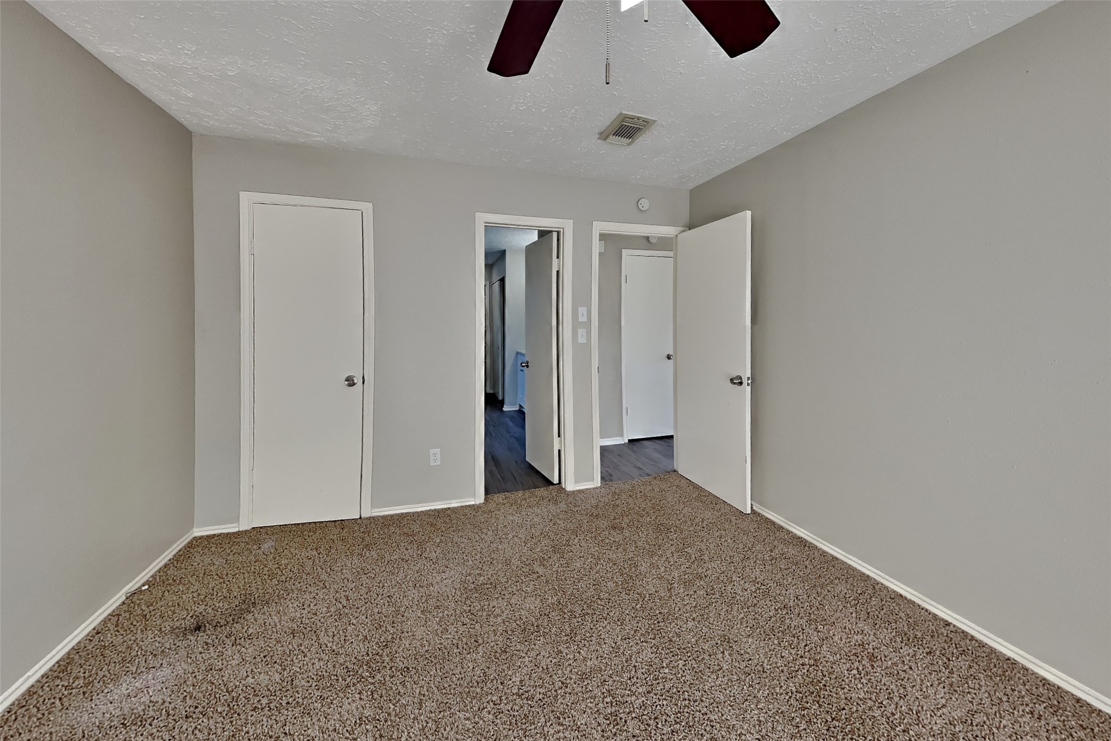 11831 Oakner Drive Property Photo 8