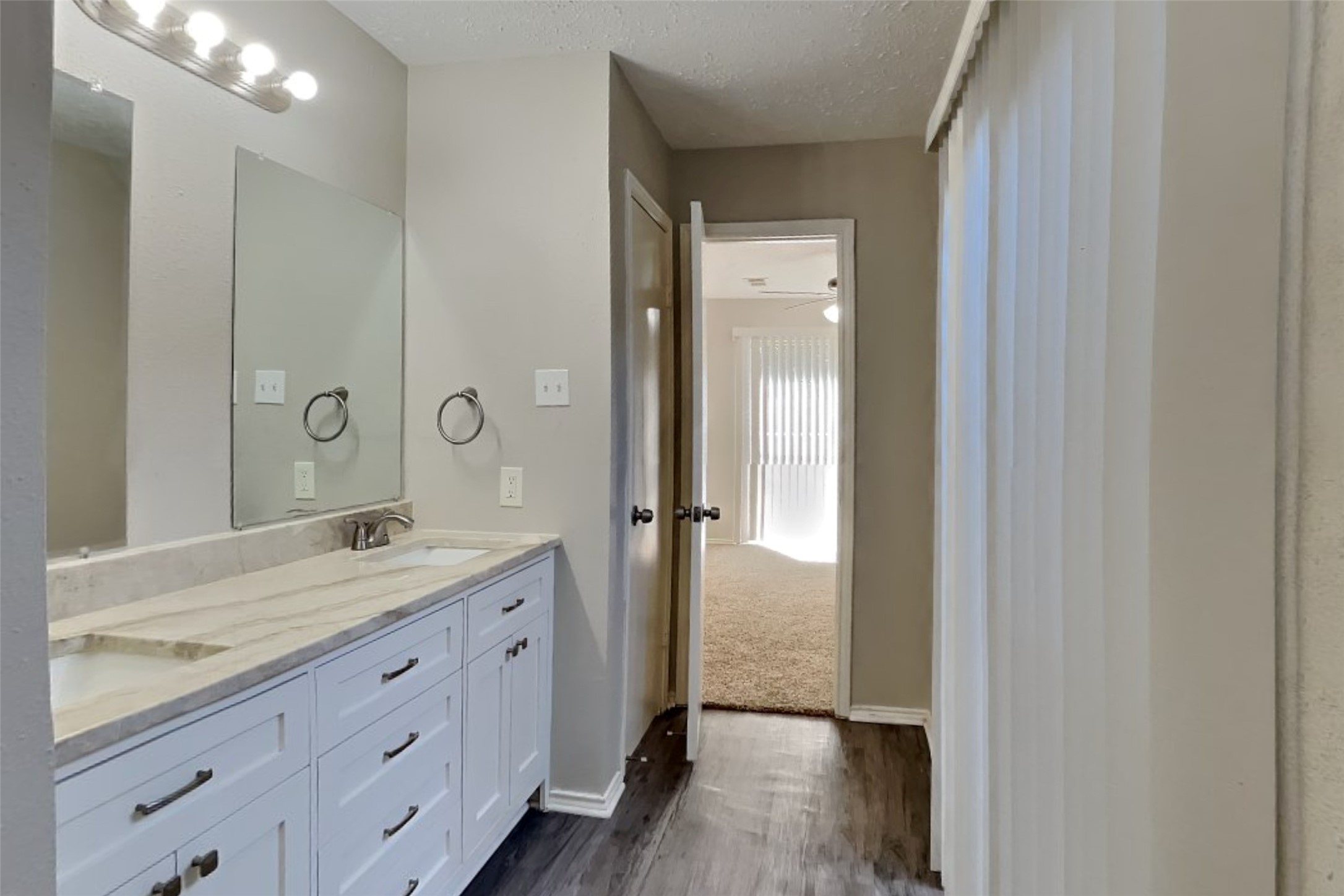 11831 Oakner Drive Property Photo 9