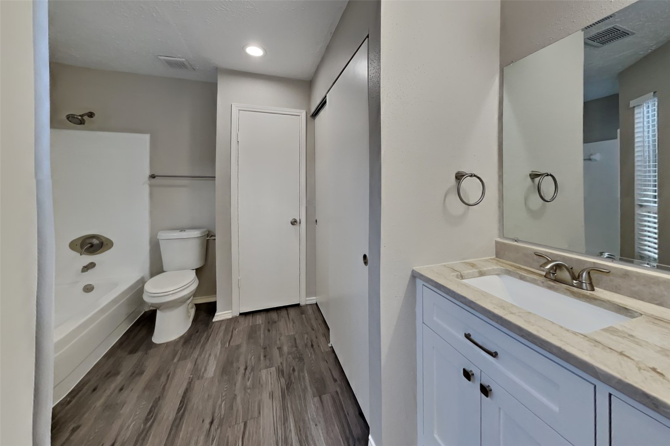 11831 Oakner Drive Property Photo 10