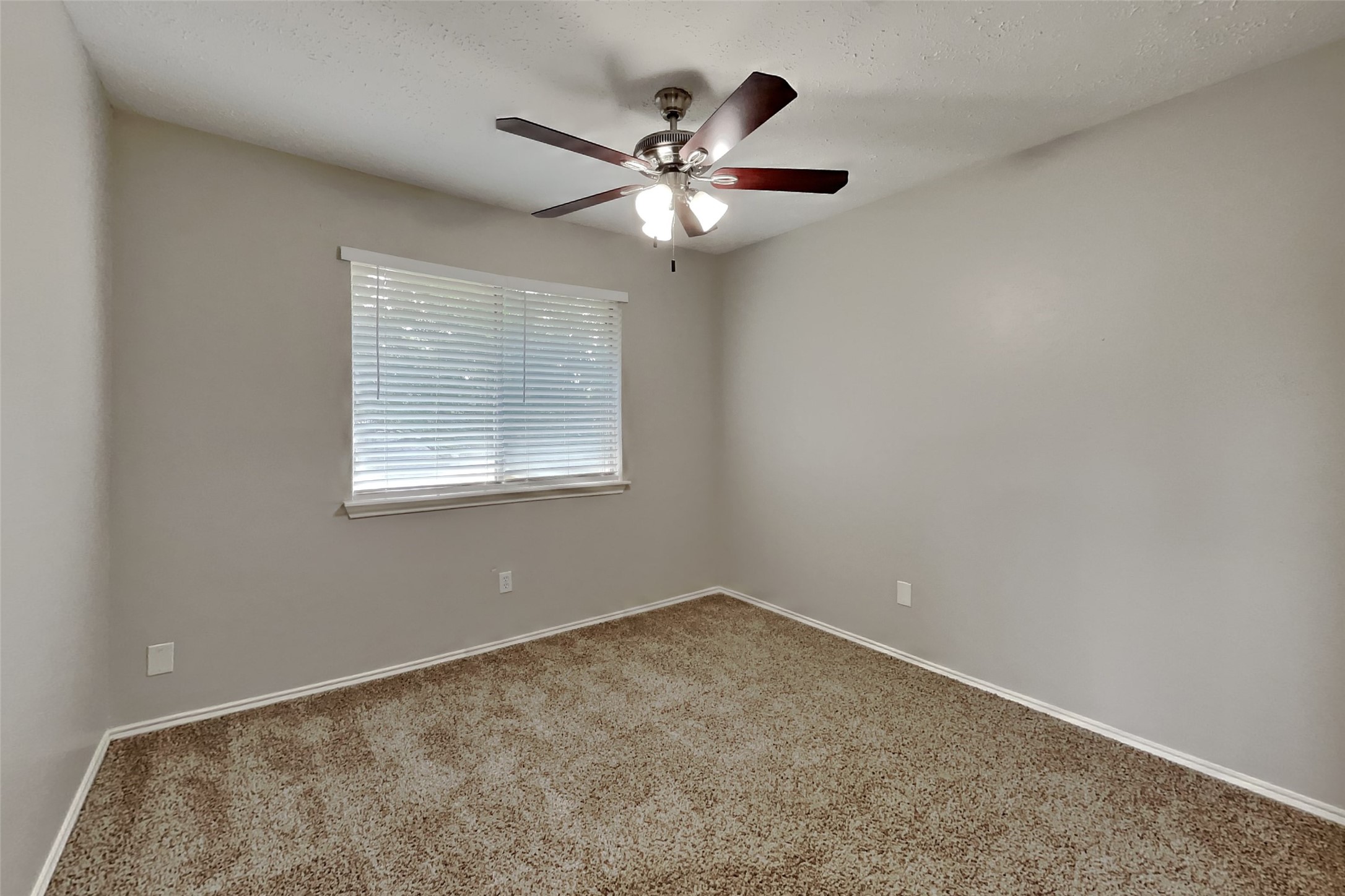 11831 Oakner Drive Property Photo 11