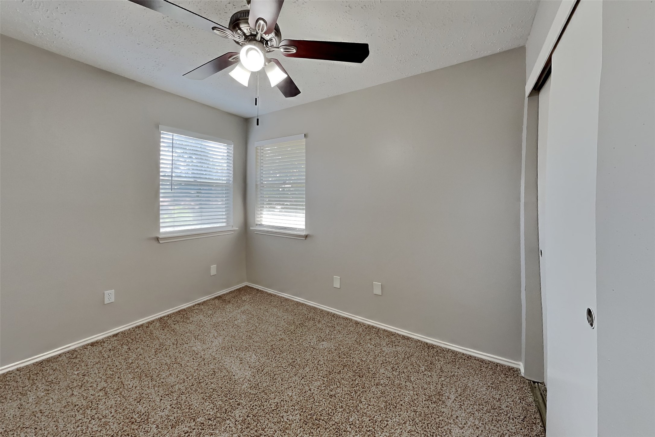 11831 Oakner Drive Property Photo 14