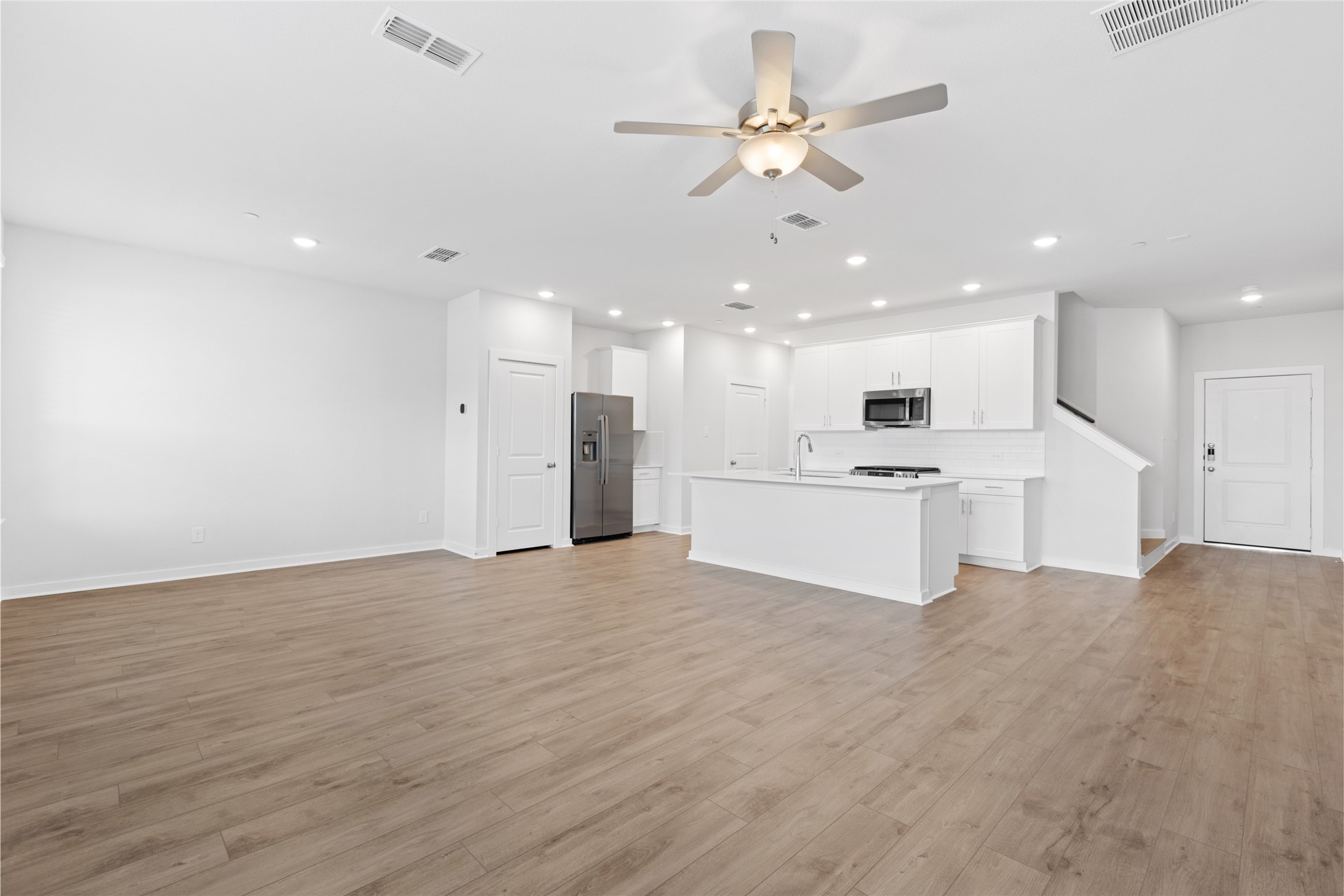 3015 Dovedale Street Property Photo 3