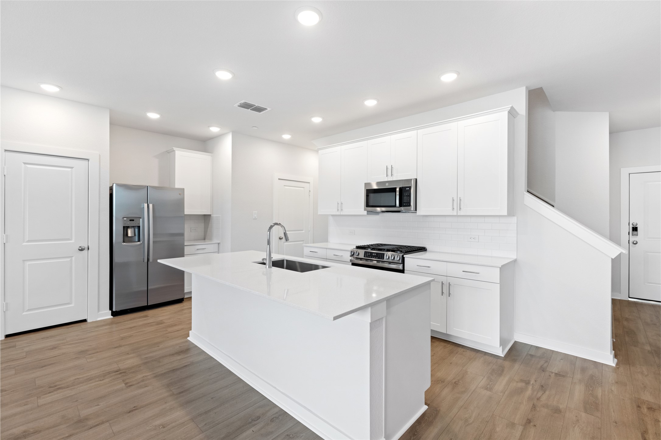 3015 Dovedale Street Property Photo 4