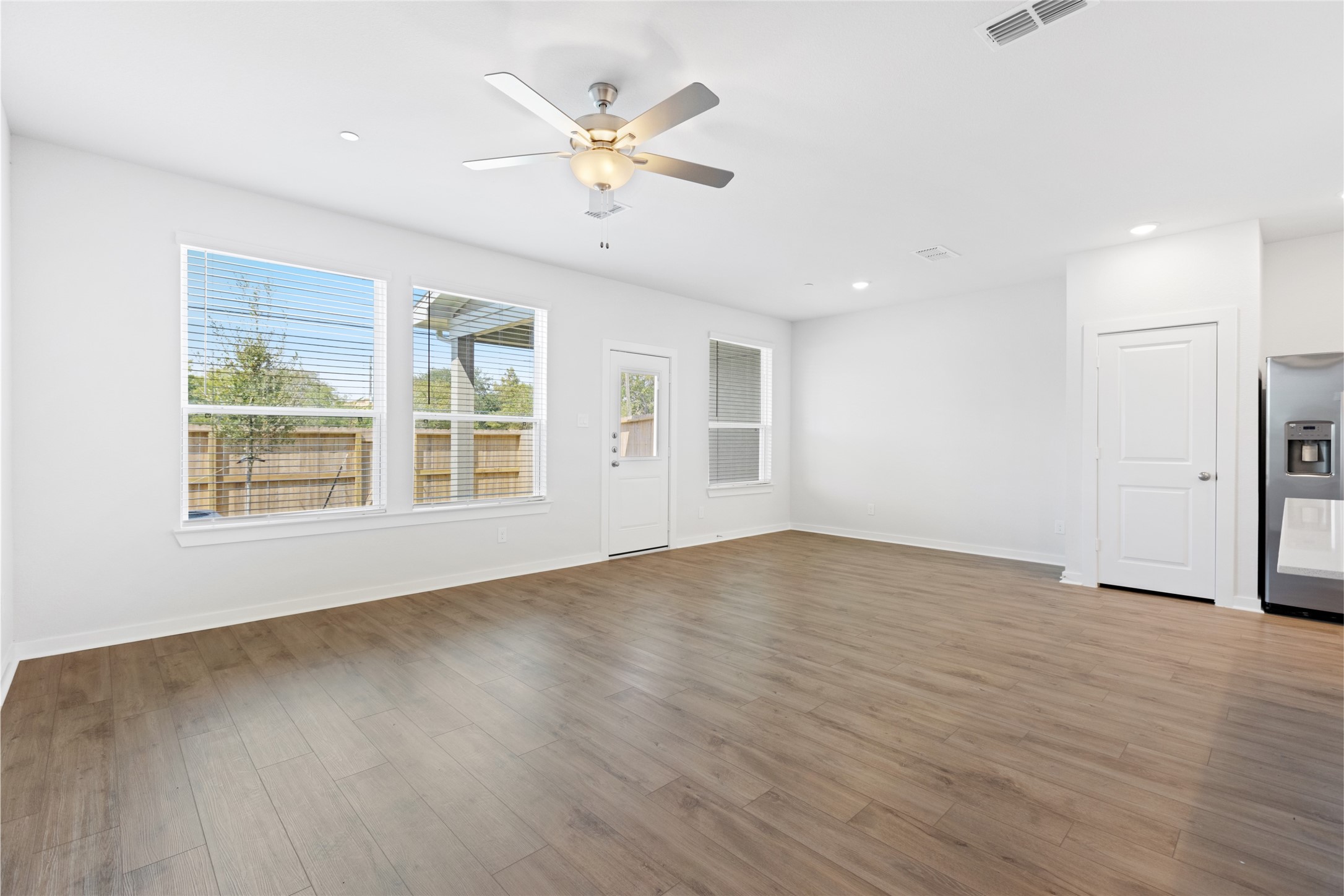 3015 Dovedale Street Property Photo 6
