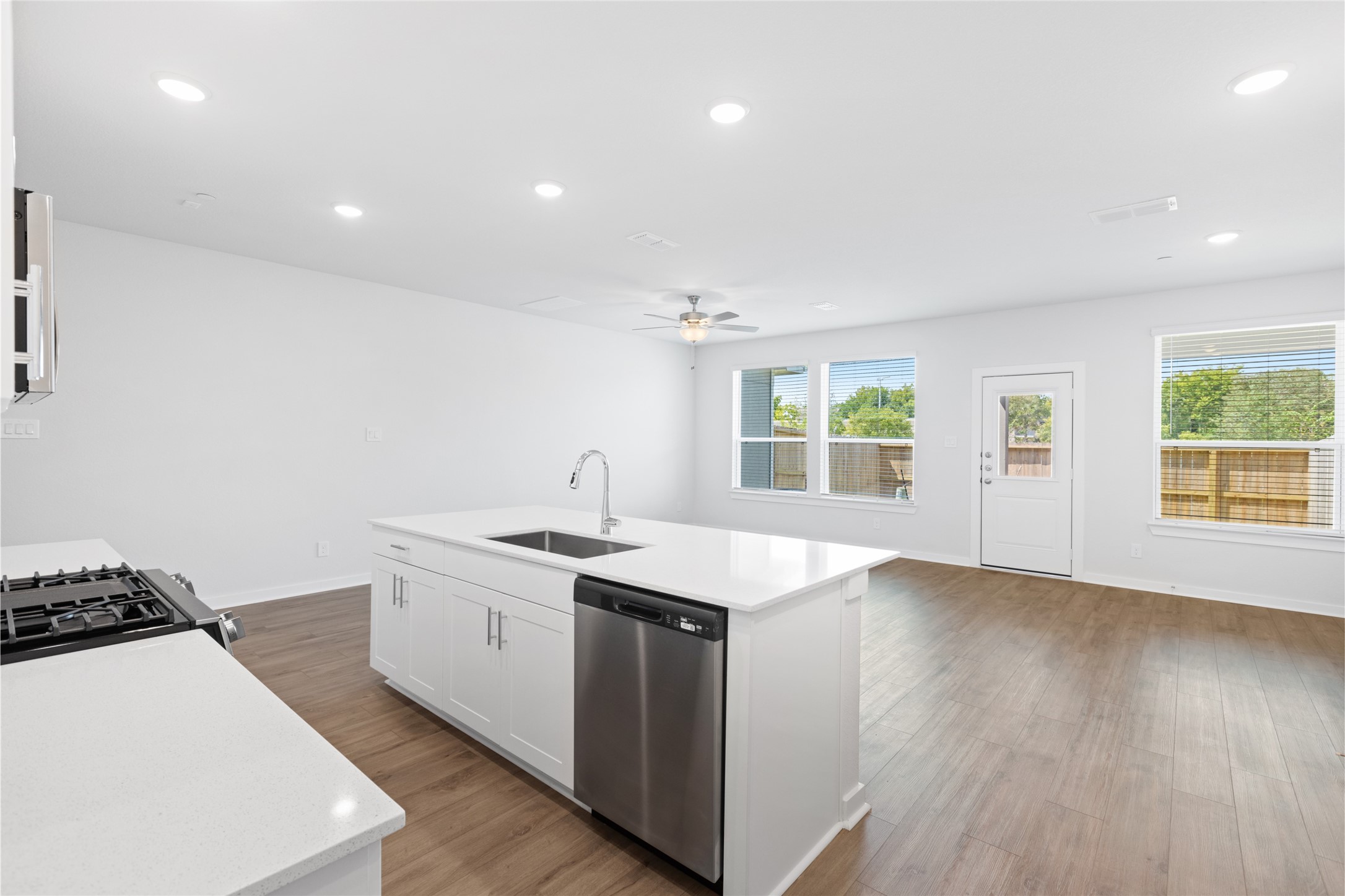 3015 Dovedale Street Property Photo 6