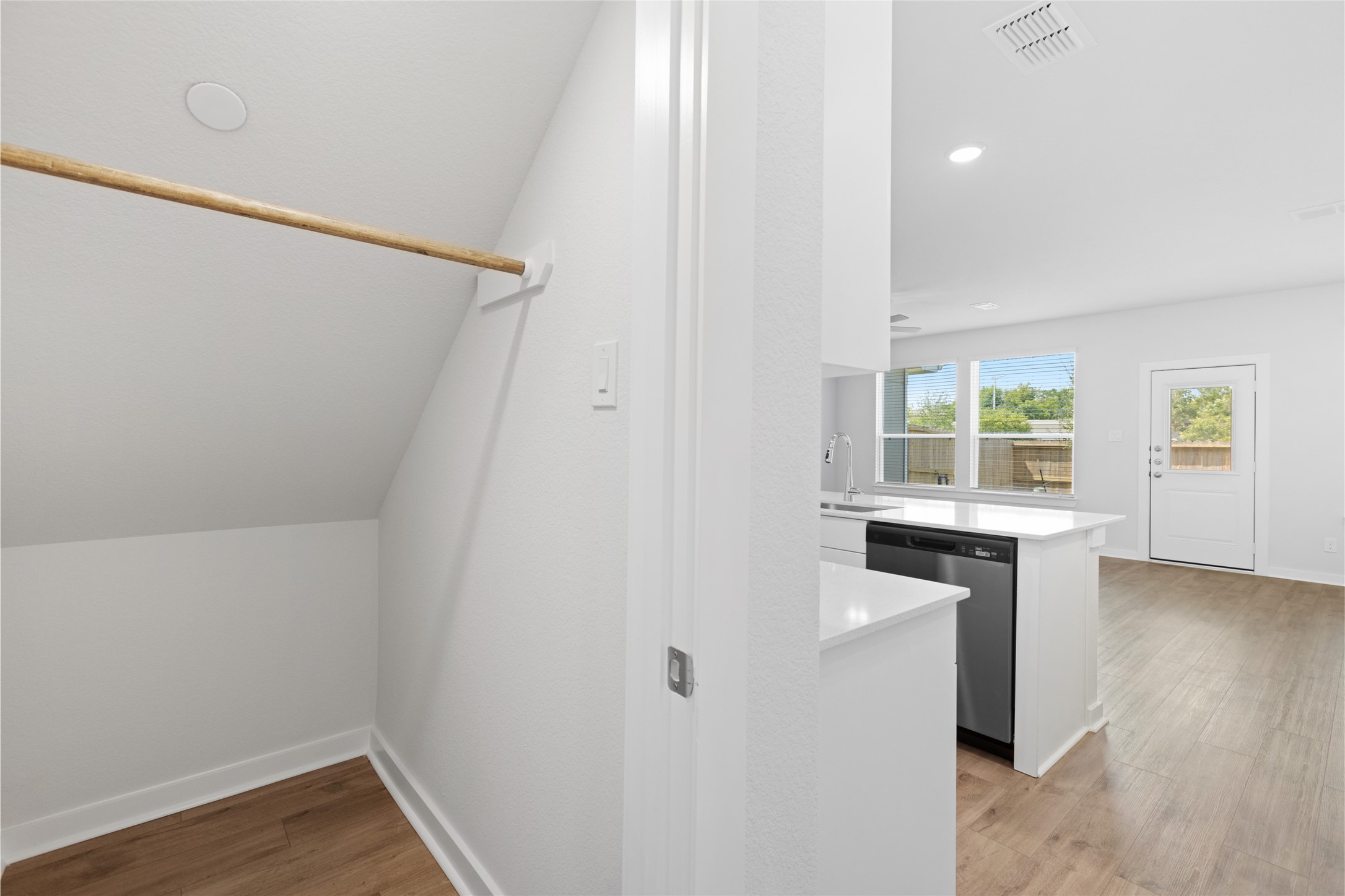 3015 Dovedale Street Property Photo 8