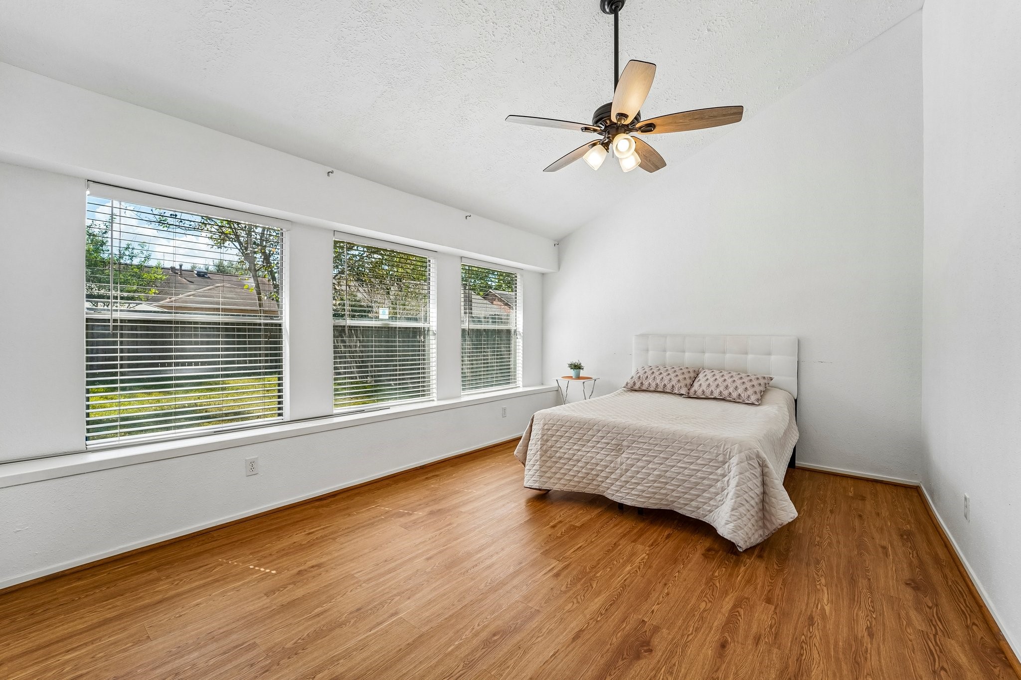 10219 Sand Pass Lane Property Photo 18