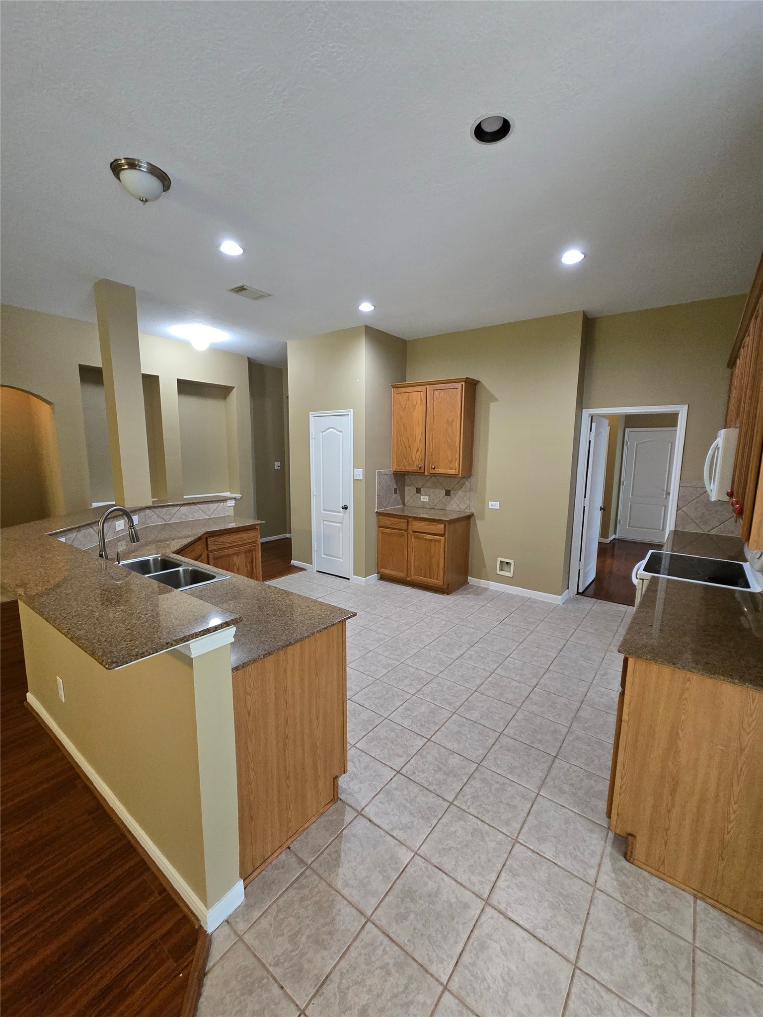 18330 Wild Lilac Trail Property Photo 5