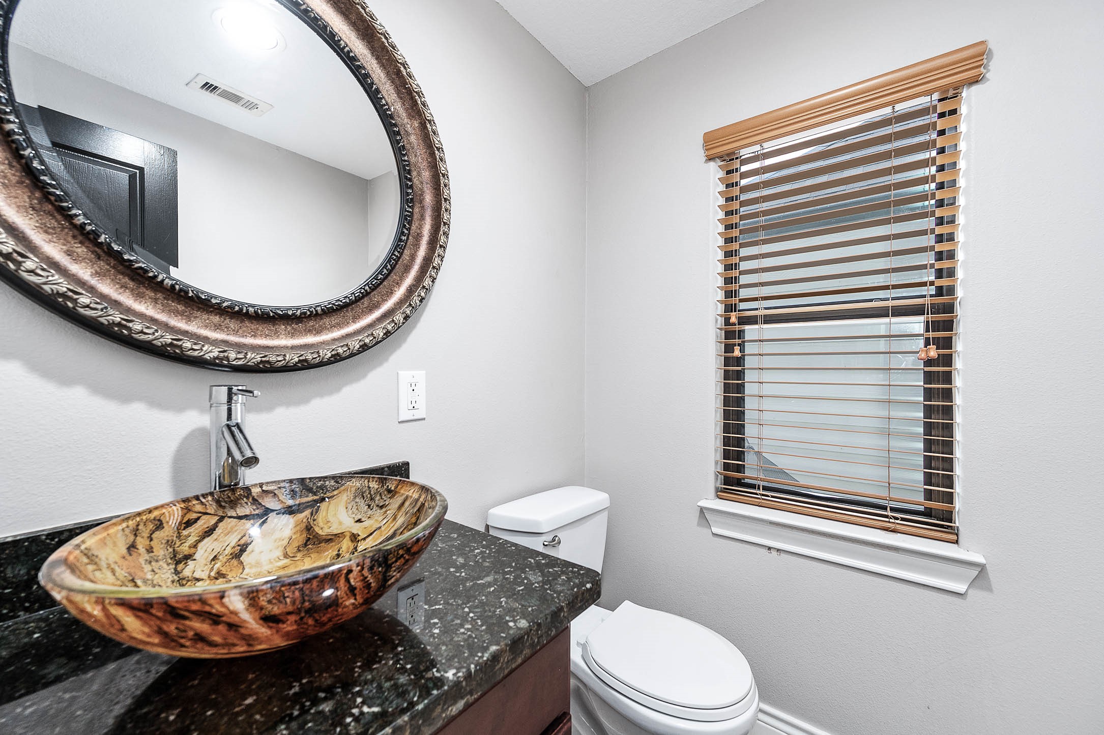 2503 Dallas Street Property Photo 19