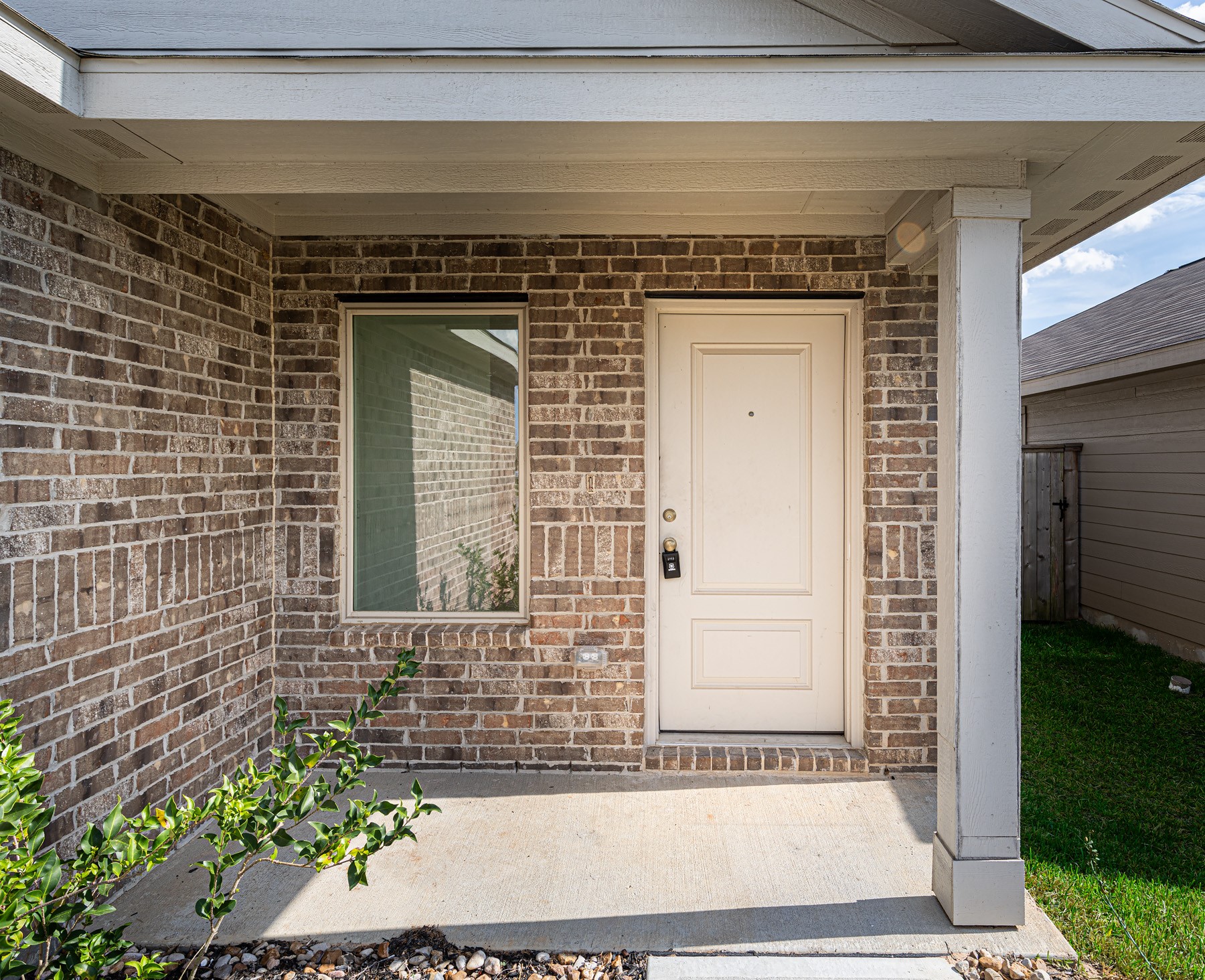 2430 Ridge Oak Drive Property Photo 3