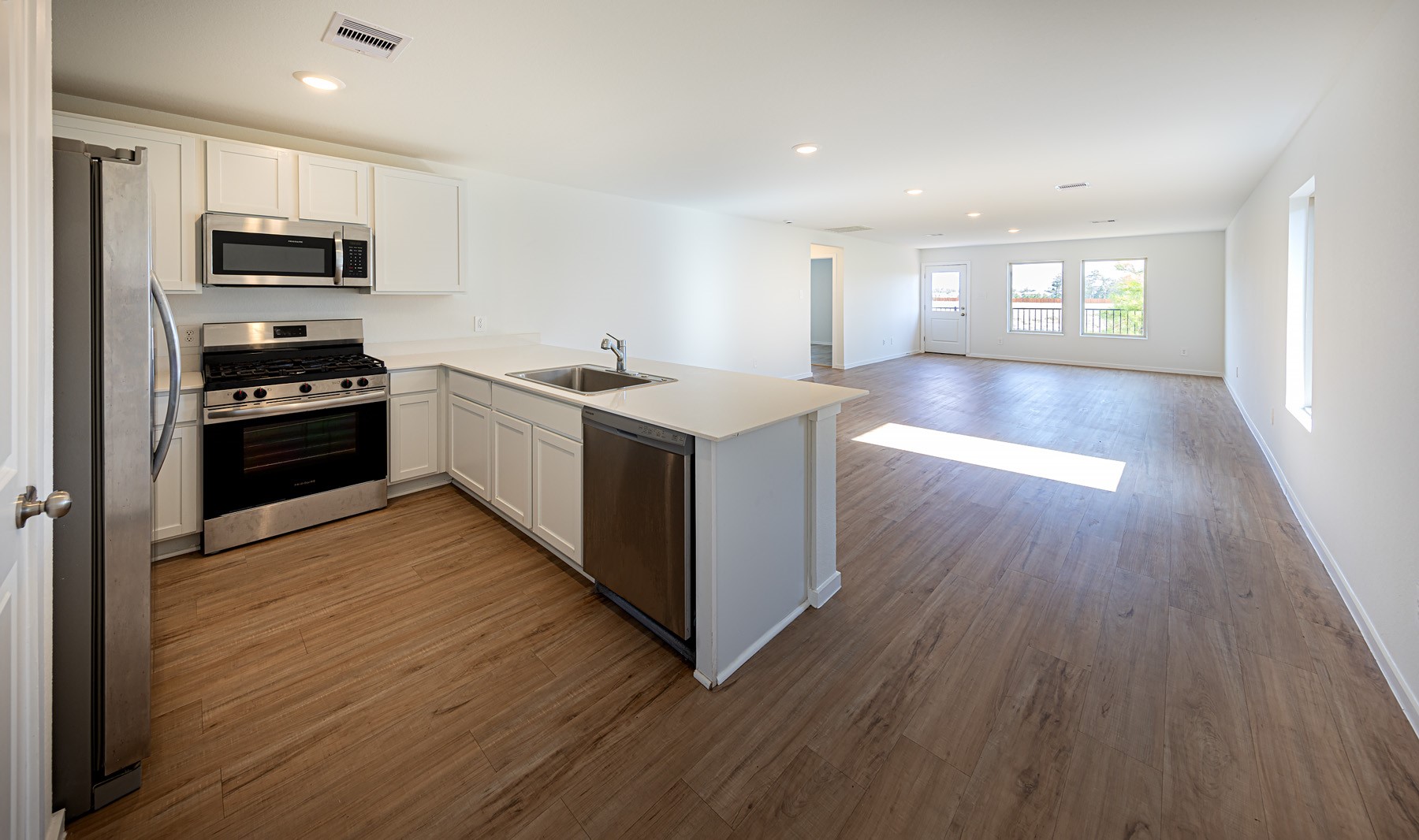 2430 Ridge Oak Drive Property Photo 8