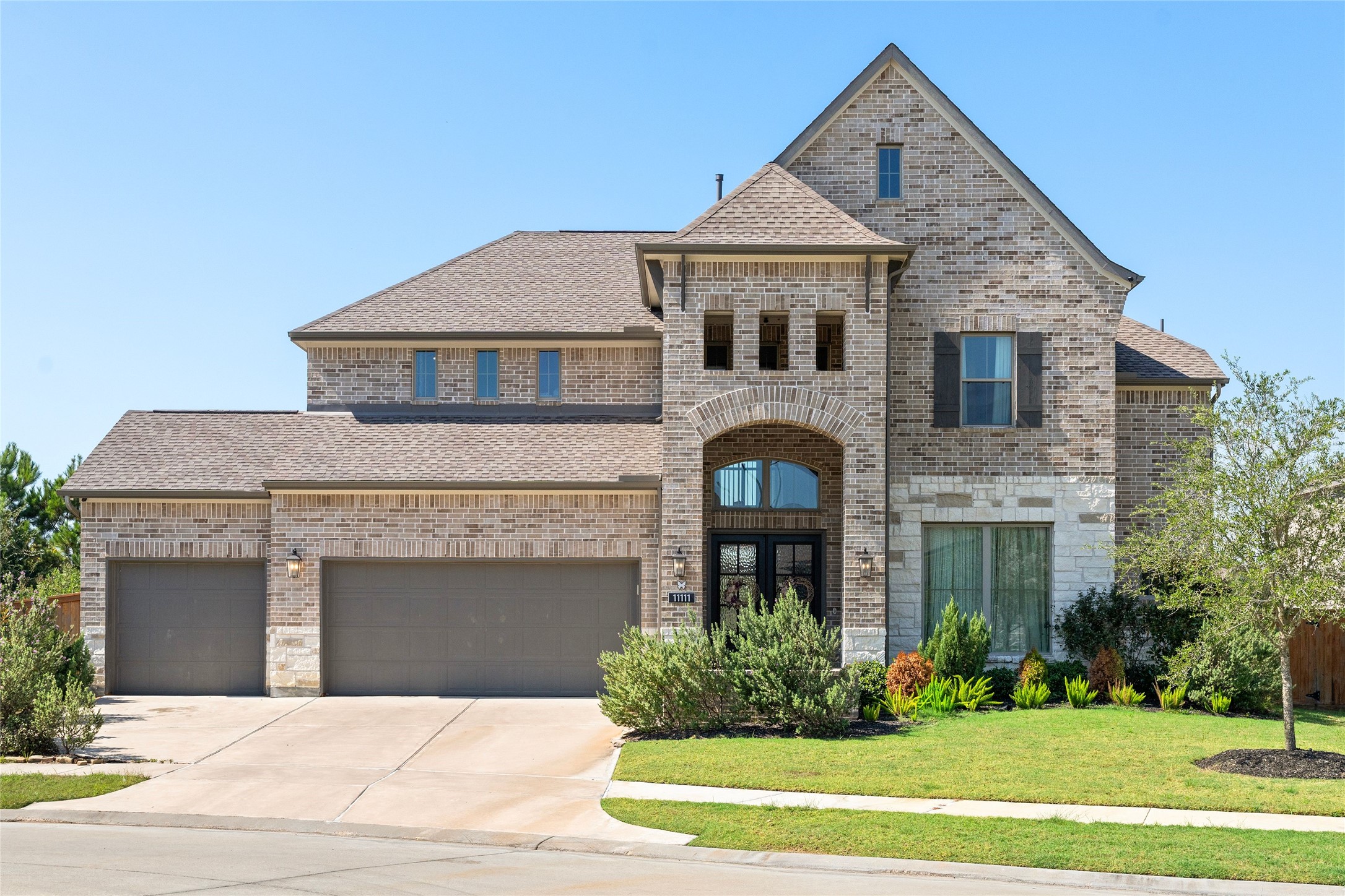 11111 Zinnias Court Property Photo 1