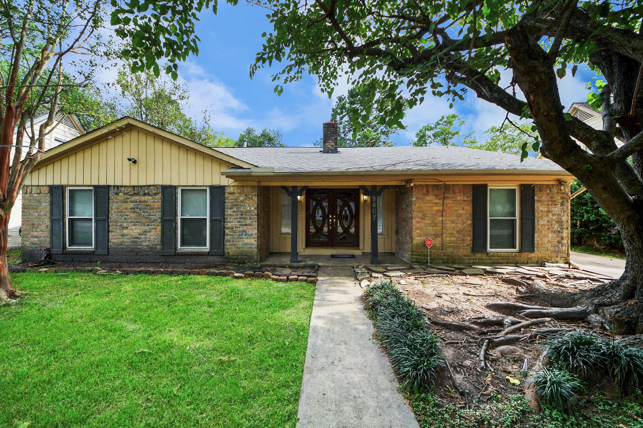 9607 Crail Drive Property Photo 1