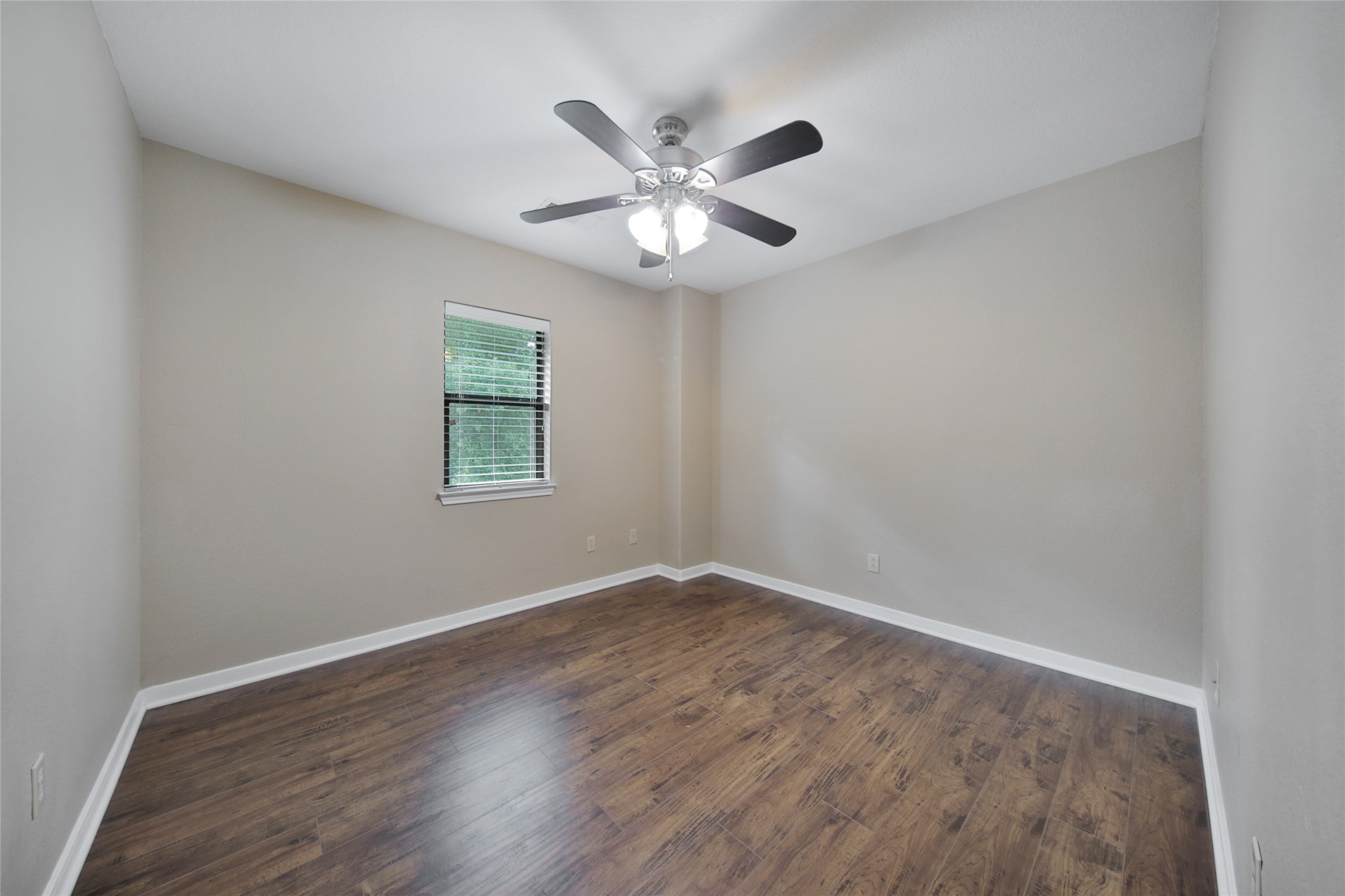 710 W Rollingwood Property Photo 14