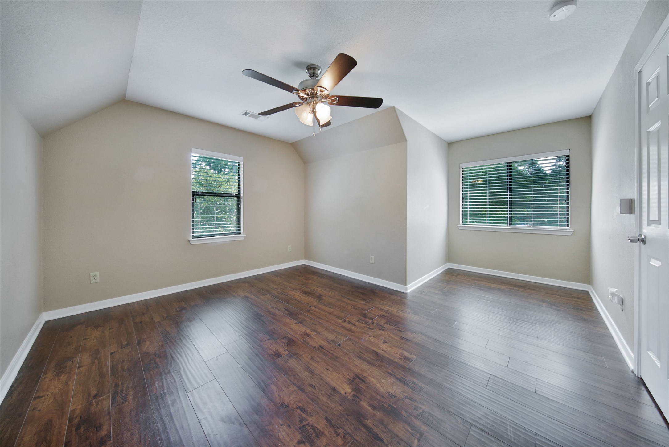 710 W Rollingwood Property Photo 15