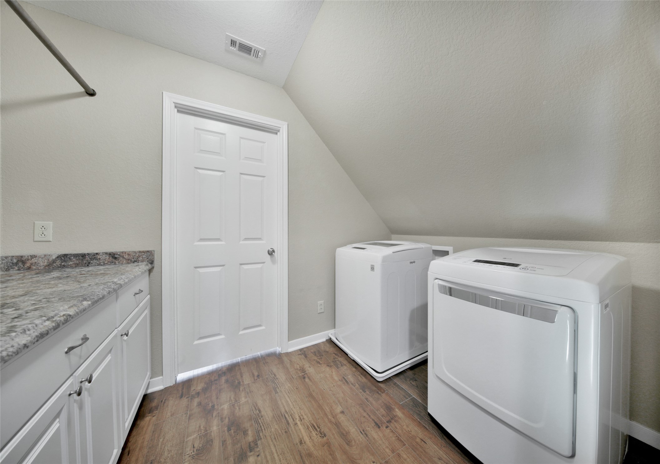 710 W Rollingwood Property Photo 22