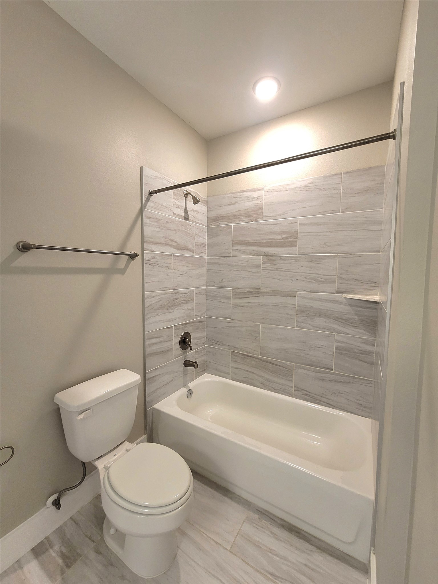 1720 Crestdale Dr Drive 2205 Property Photo 12