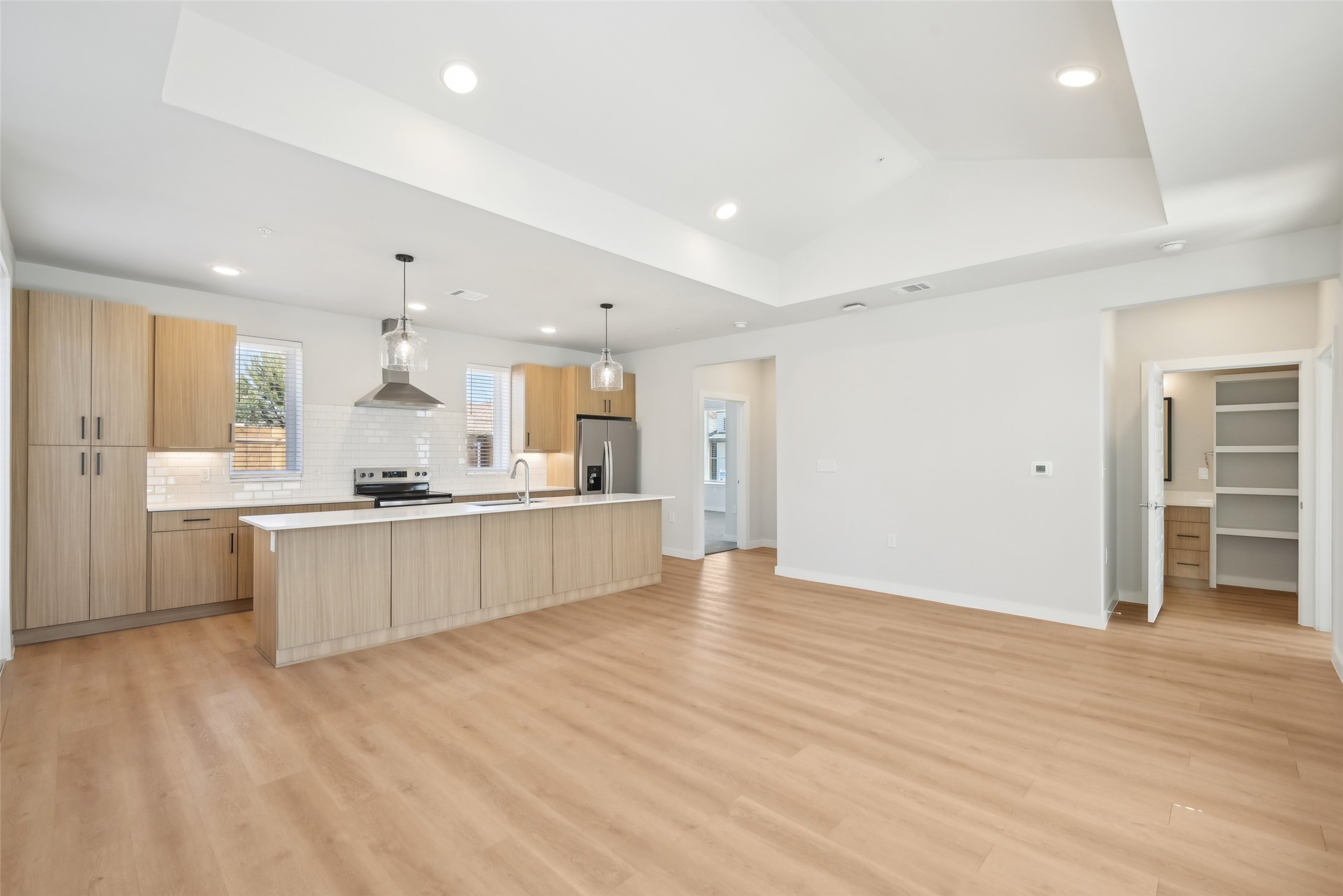 3651-101 S Custer Road Property Photo 8