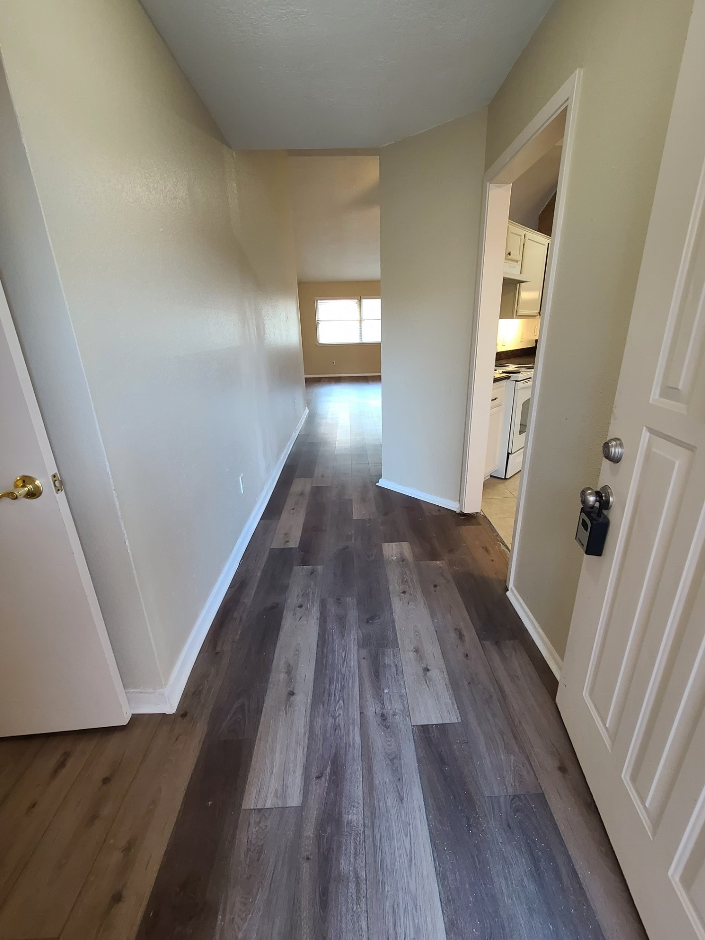 17123 Forelock Way Property Photo 7