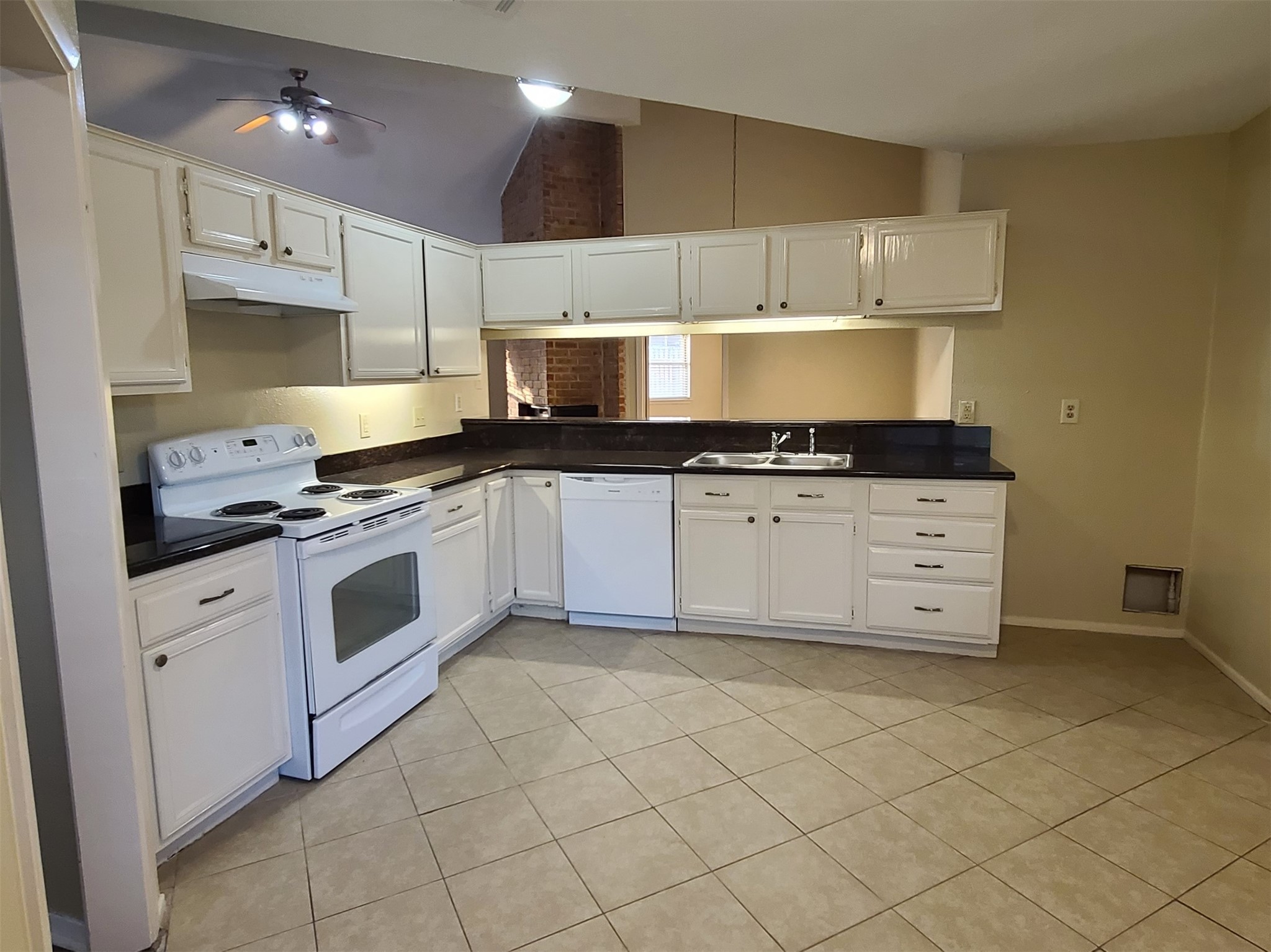 17123 Forelock Way Property Photo 11