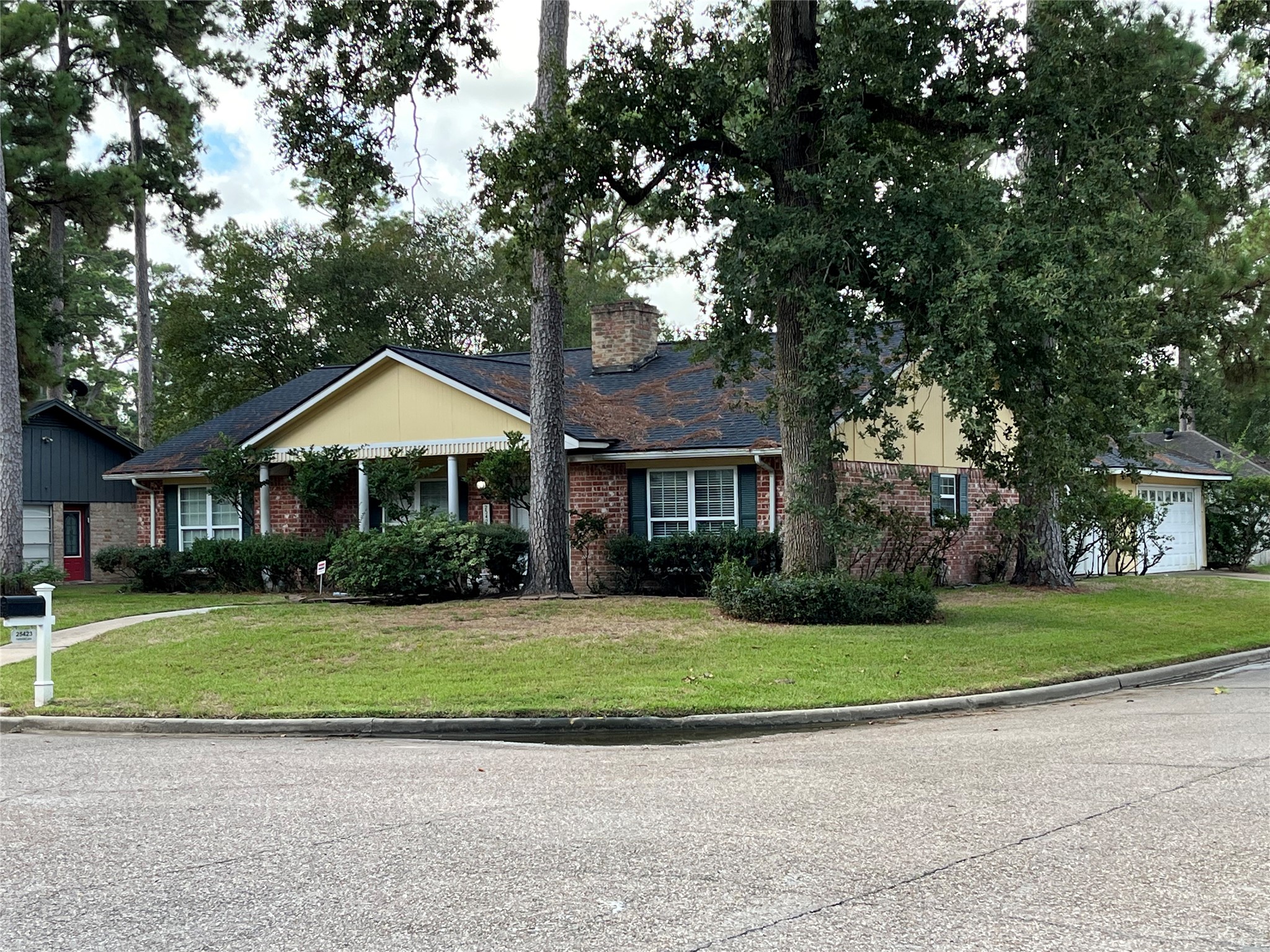 25423 Fairbrook Lane Property Photo 2
