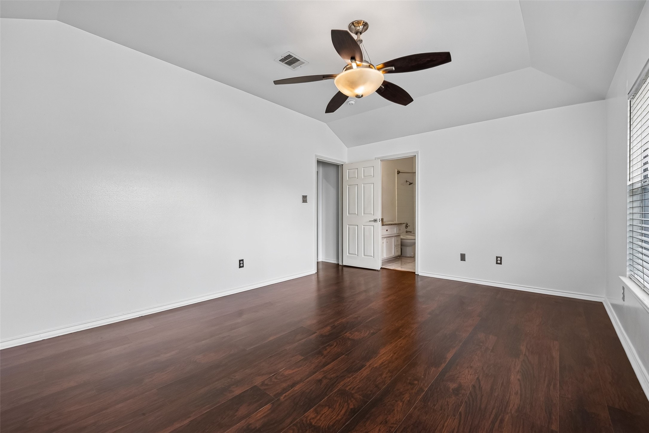 2735 Woodridge Manor Drive Property Photo 20