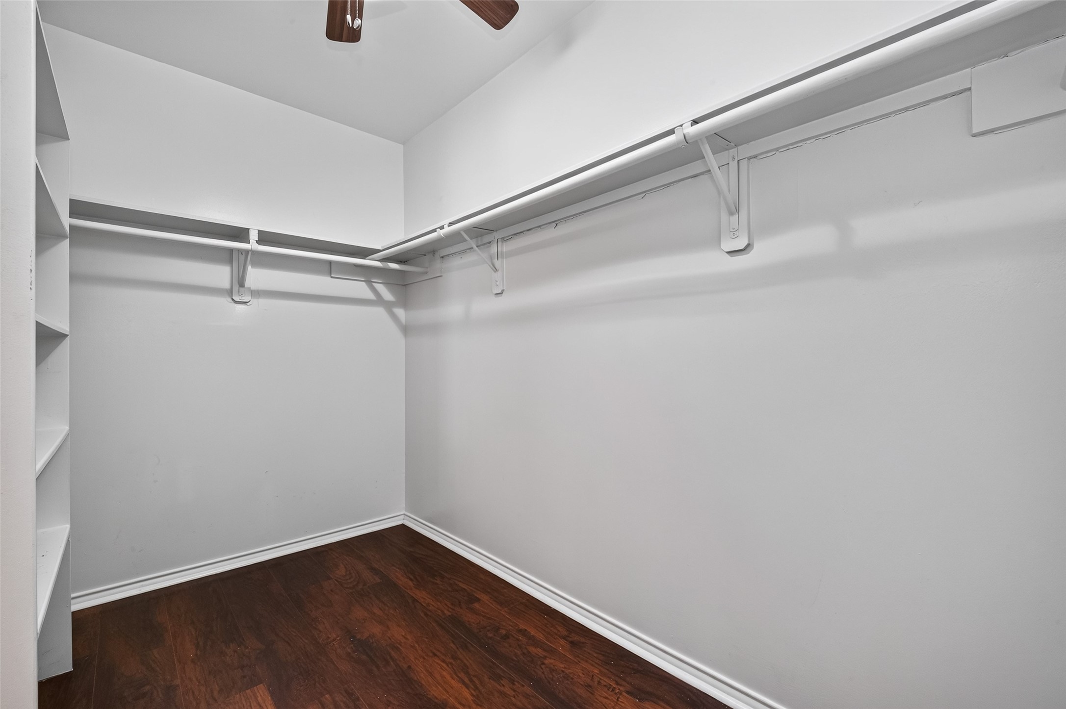 2735 Woodridge Manor Drive Property Photo 24