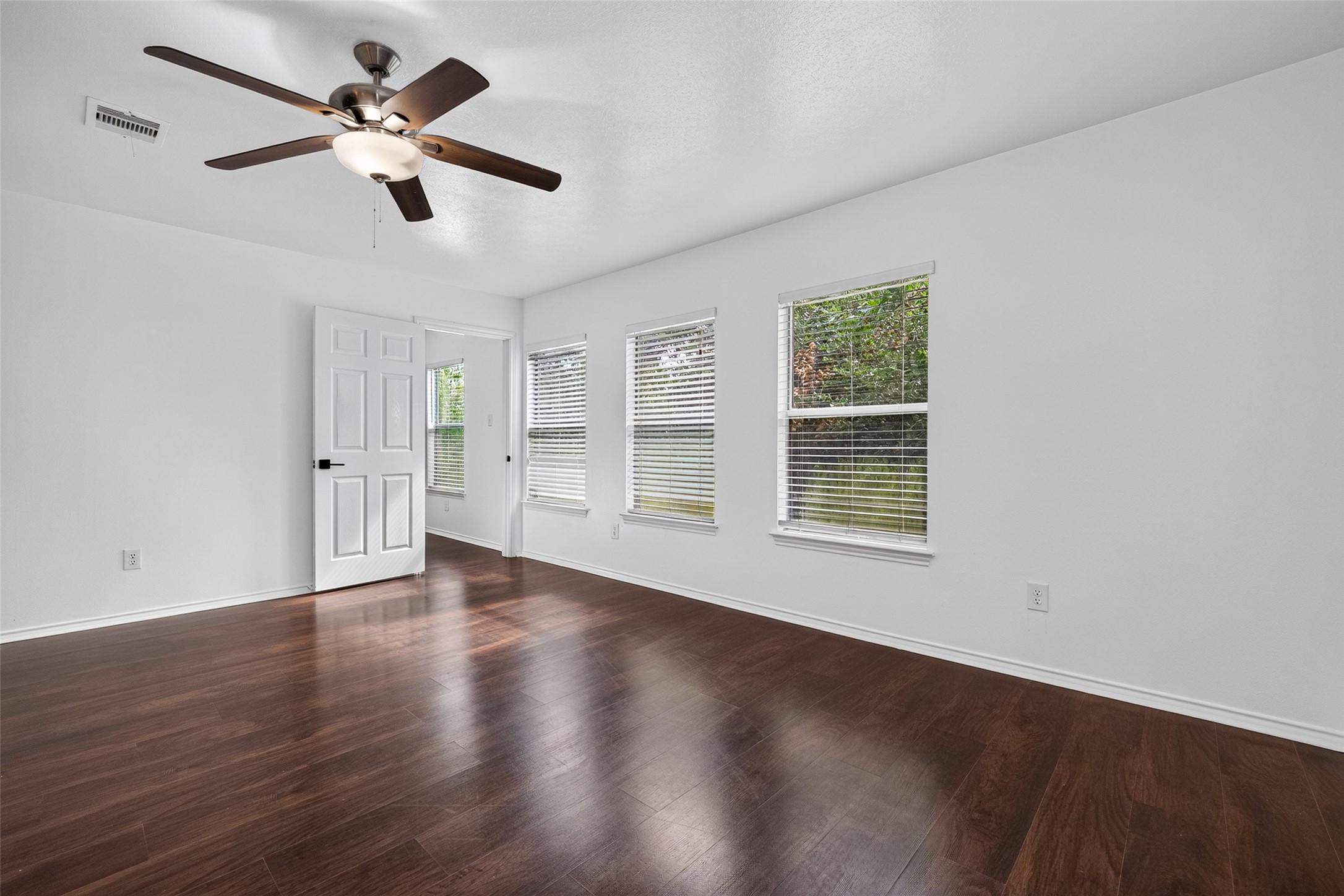 2735 Woodridge Manor Drive Property Photo 29