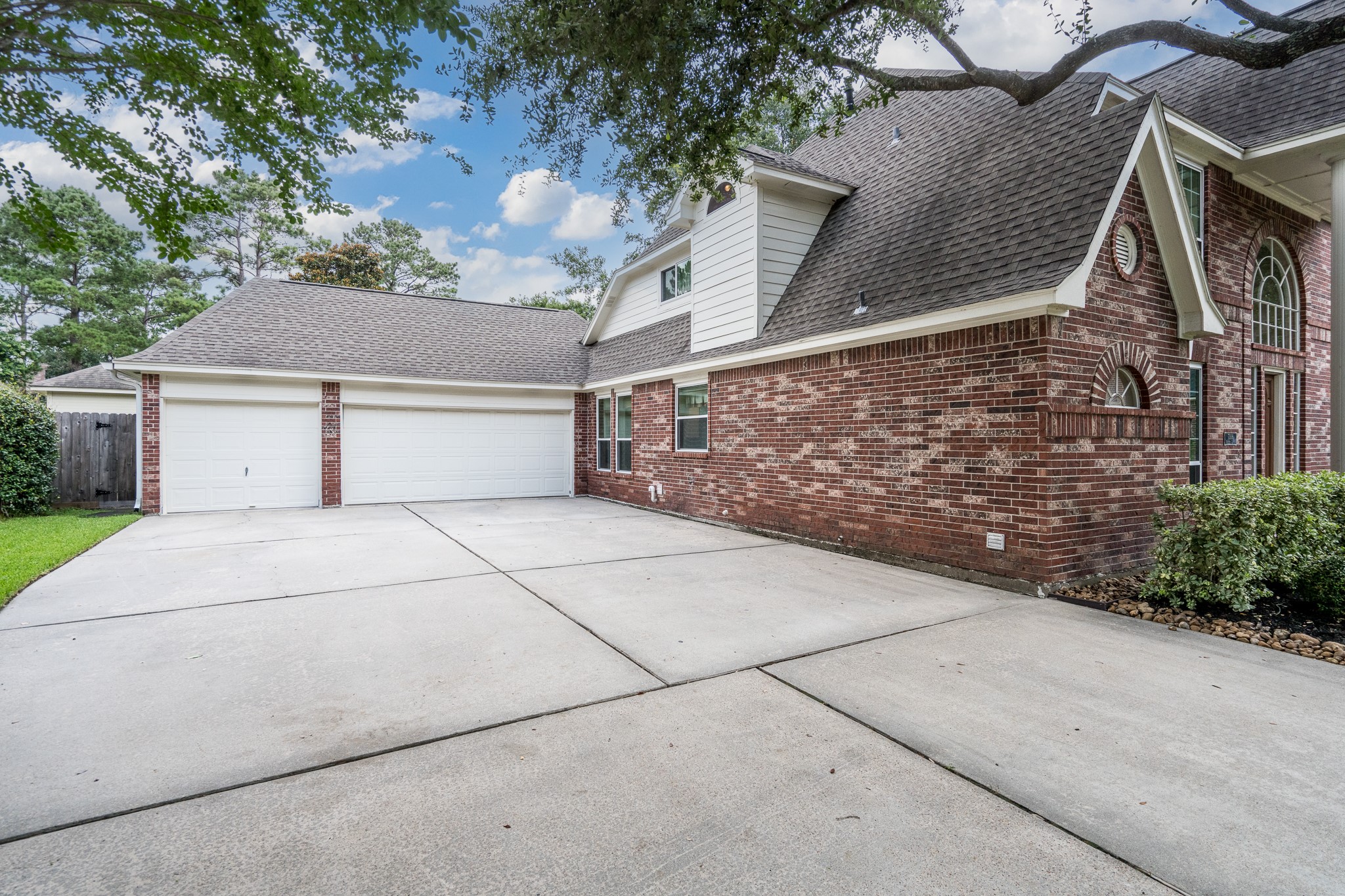 7006 Racquet Court Property Photo 5