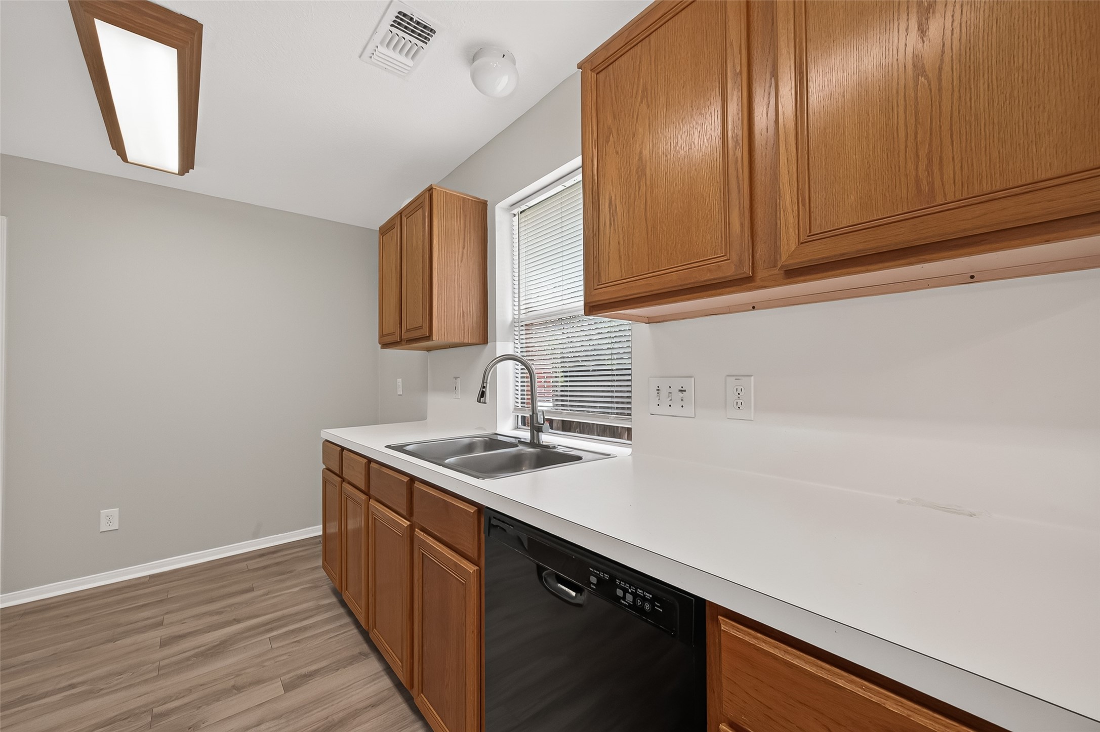 17123 Pecan Acres Drive Property Photo 9