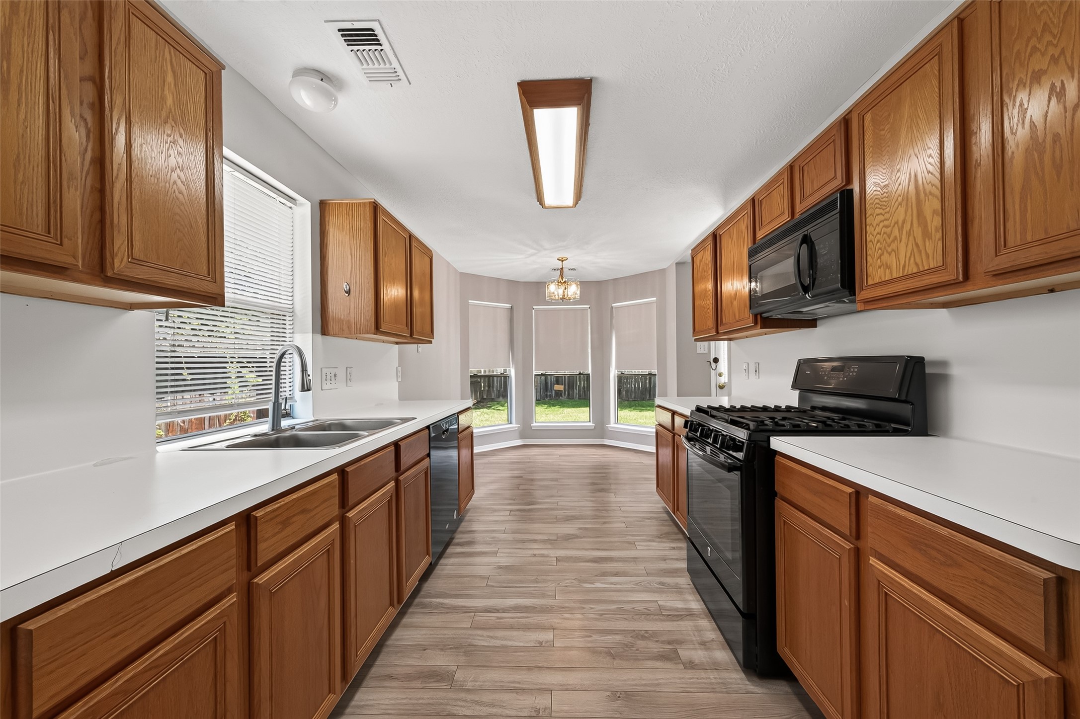 17123 Pecan Acres Drive Property Photo 10