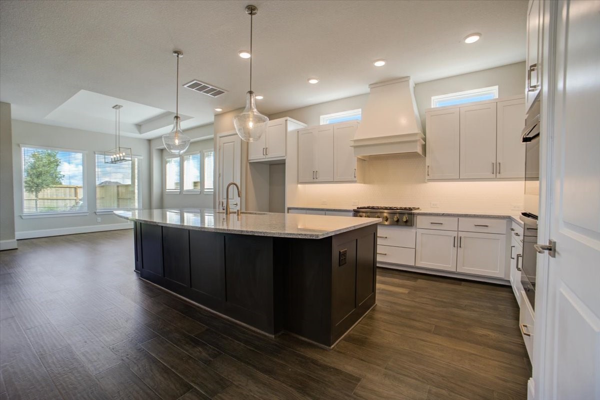 2106 Shadow Falls Drive Property Photo 8